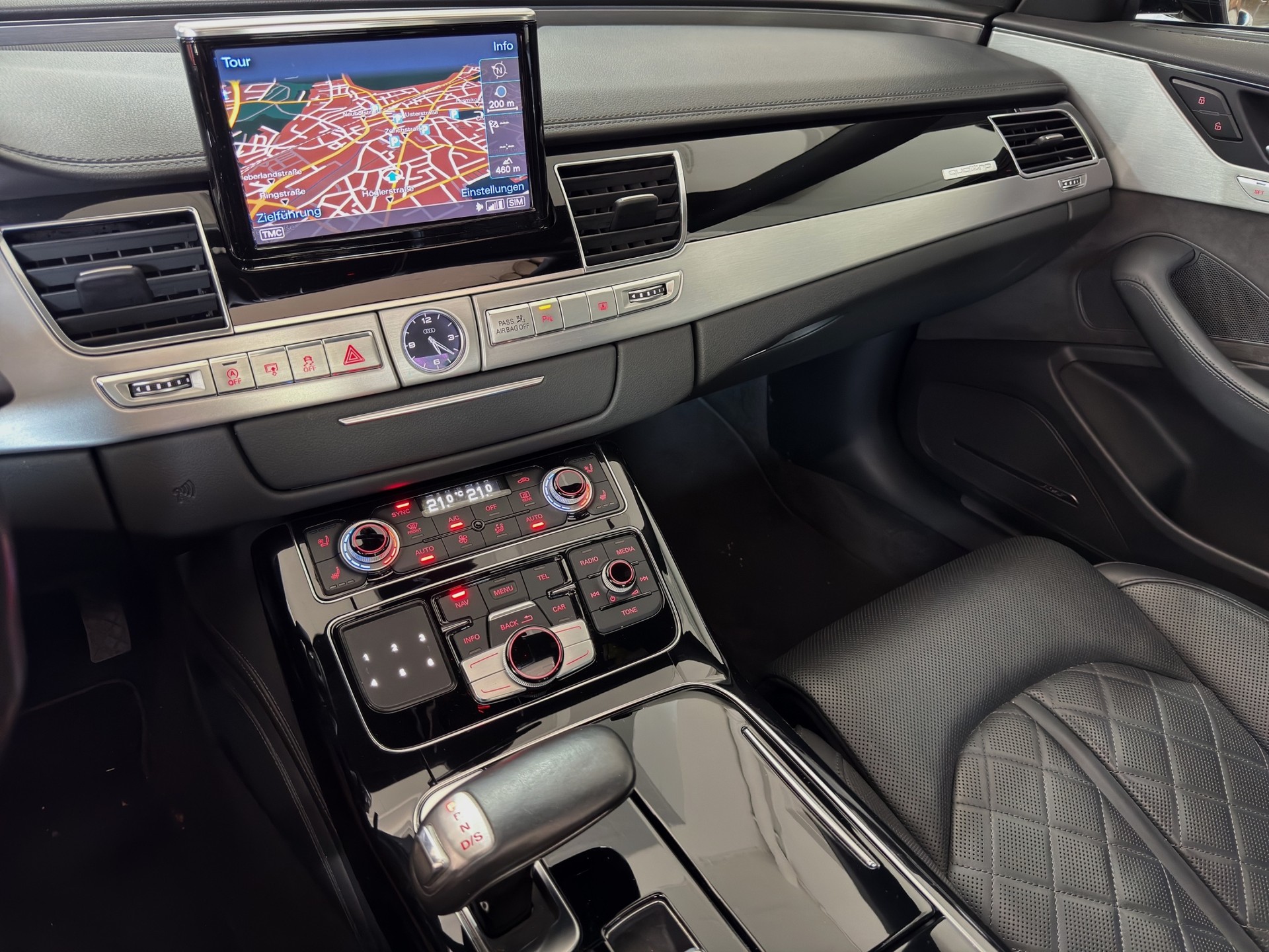 AUDI A8 3.0 V6 TDI quattro *Pano-Luftfederung-Bose*-image-11