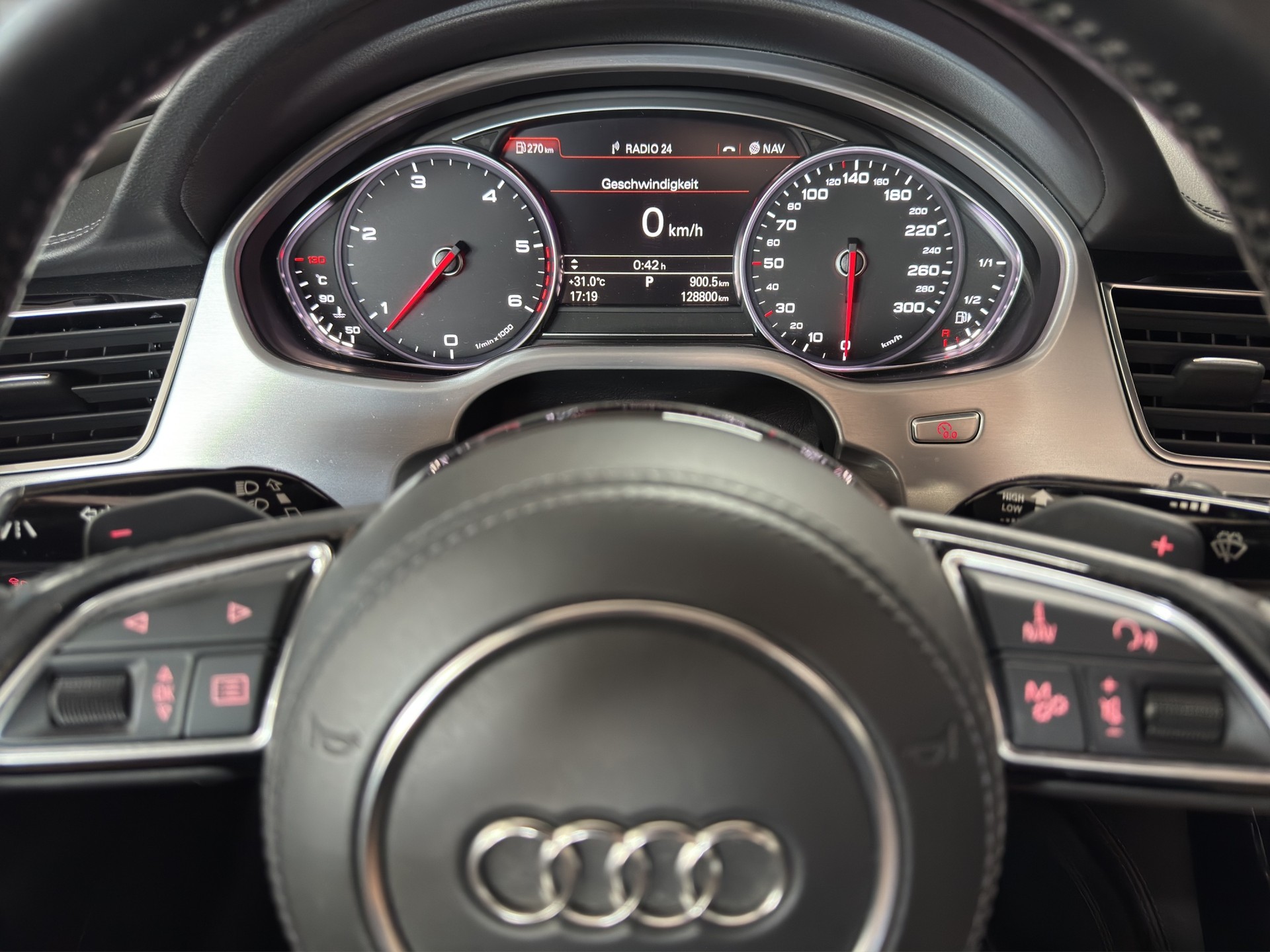 AUDI A8 3.0 V6 TDI quattro *Pano-Luftfederung-Bose*-image-15