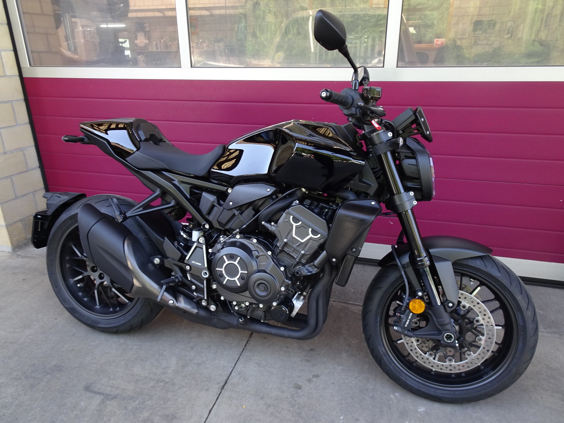 HONDA CB 1000 R Black Edition-image-2