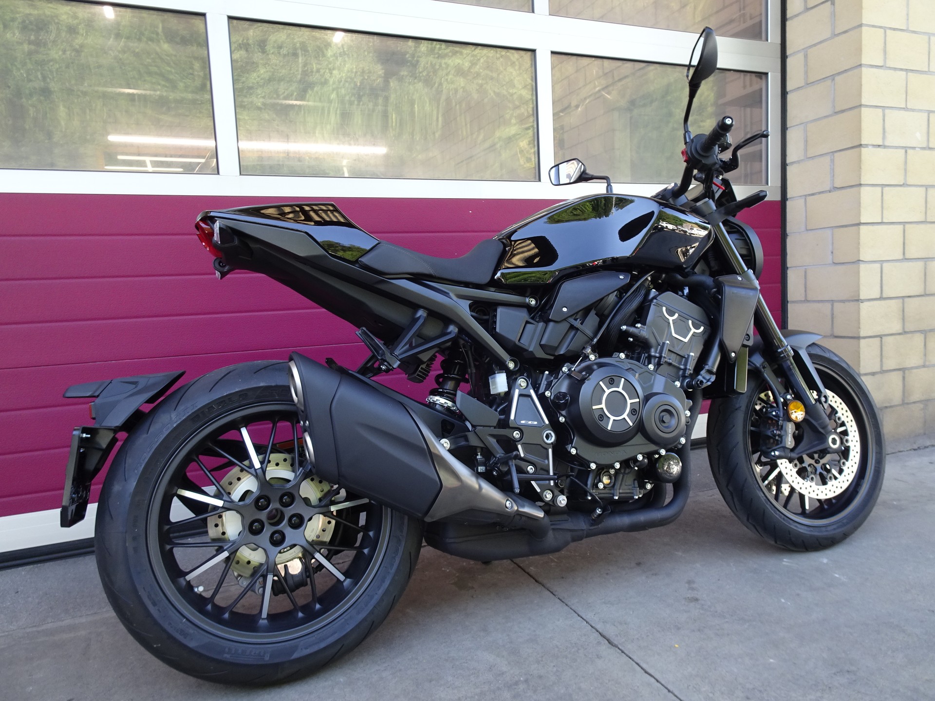 HONDA CB 1000 R Black Edition-image-8