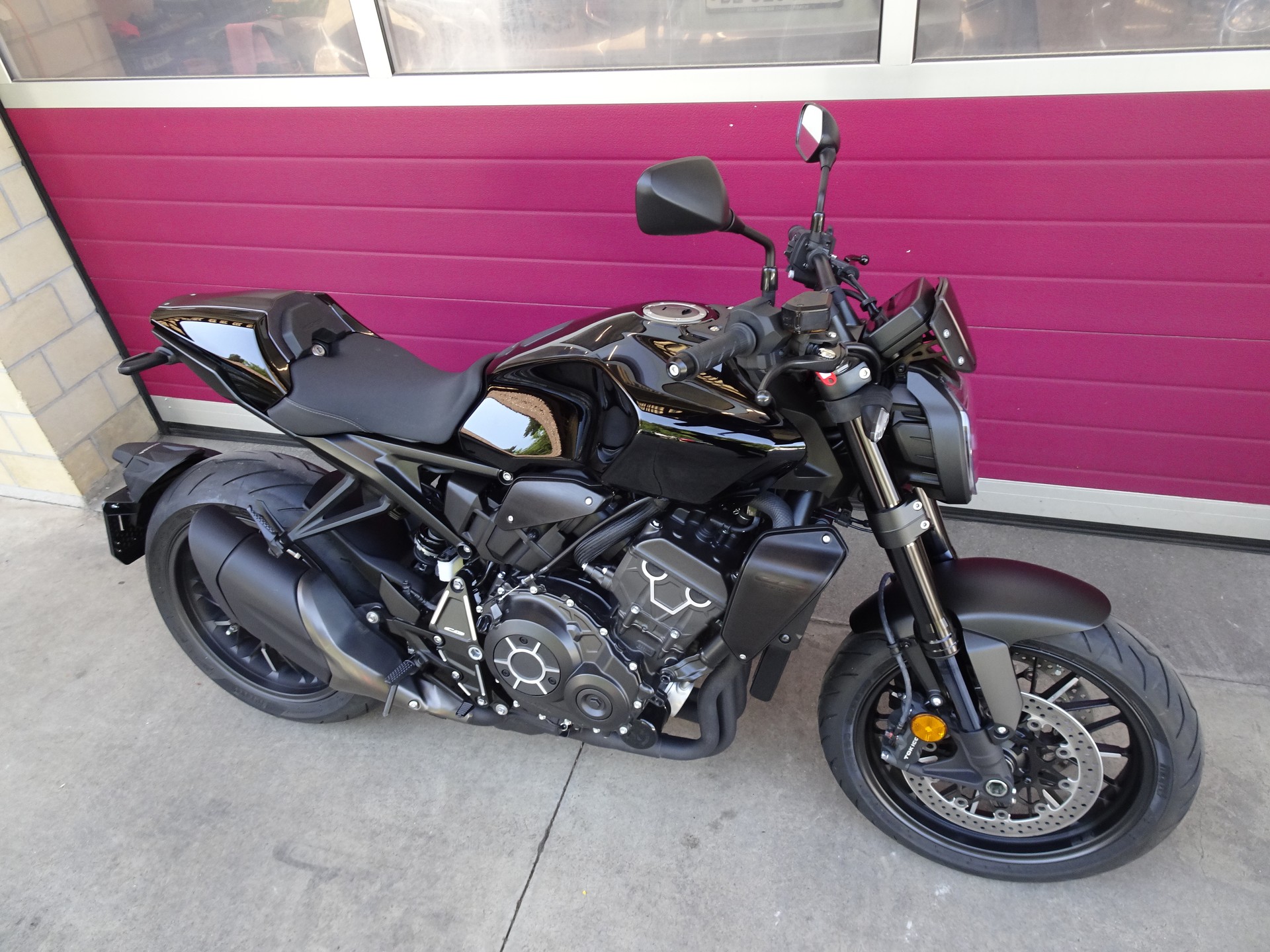 HONDA CB 1000 R Black Edition-image-15