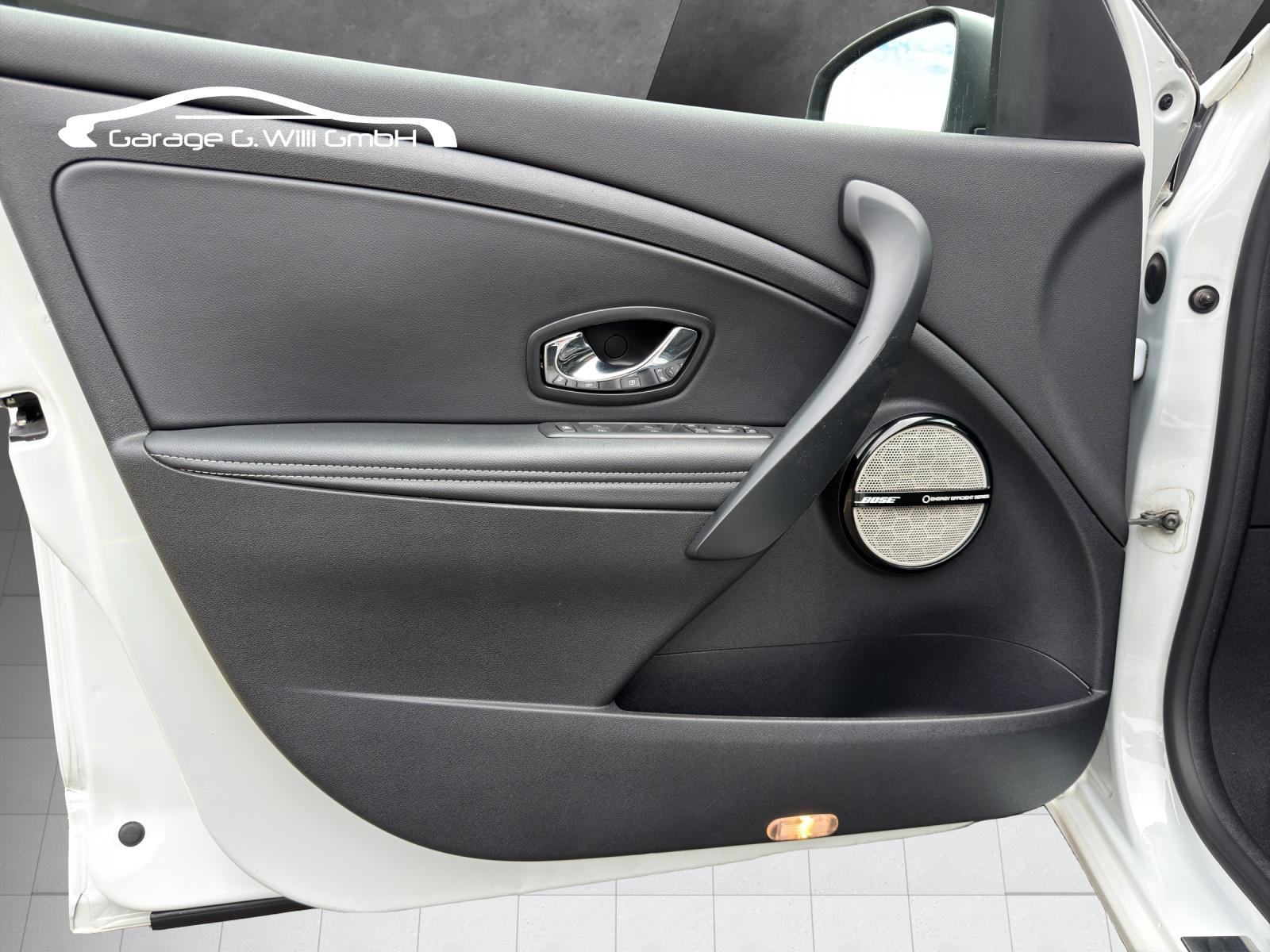 RENAULT Mégane Grandtour 1.2 16V Turbo Bose-image-16