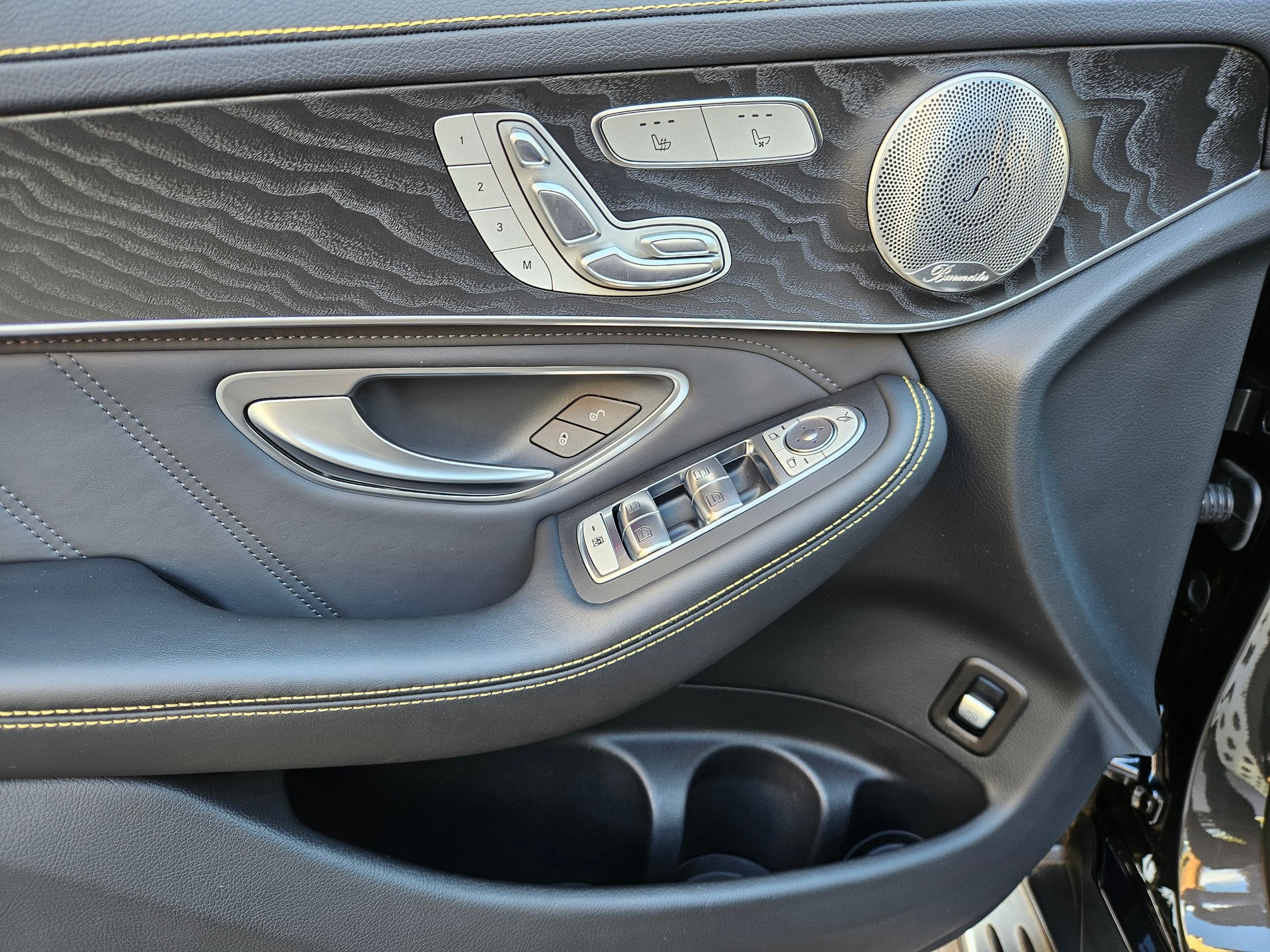 MERCEDES-BENZ GLC 63 AMG 4m+-image-11