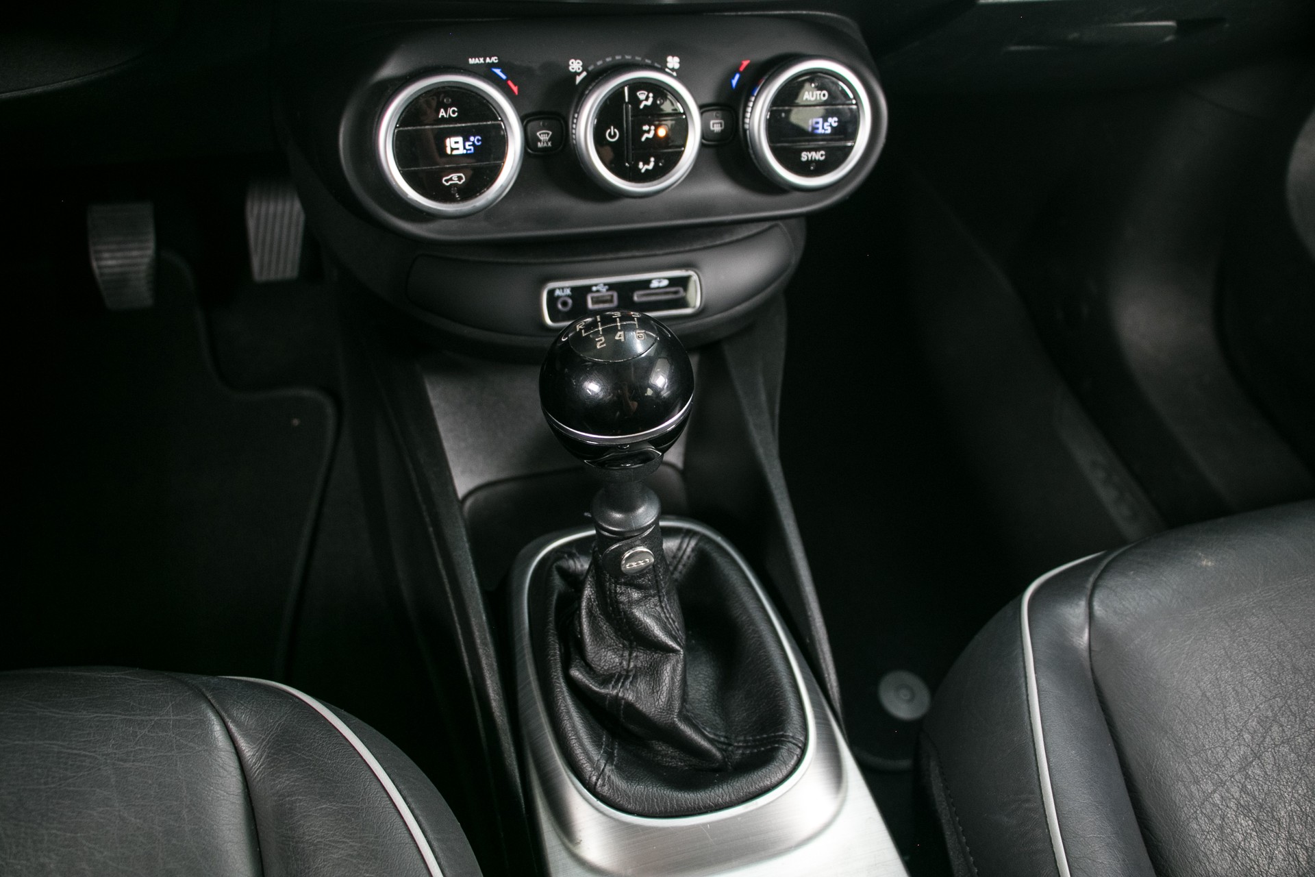 FIAT 500X 2.0 MJ Cross Plus 4x4-image-6
