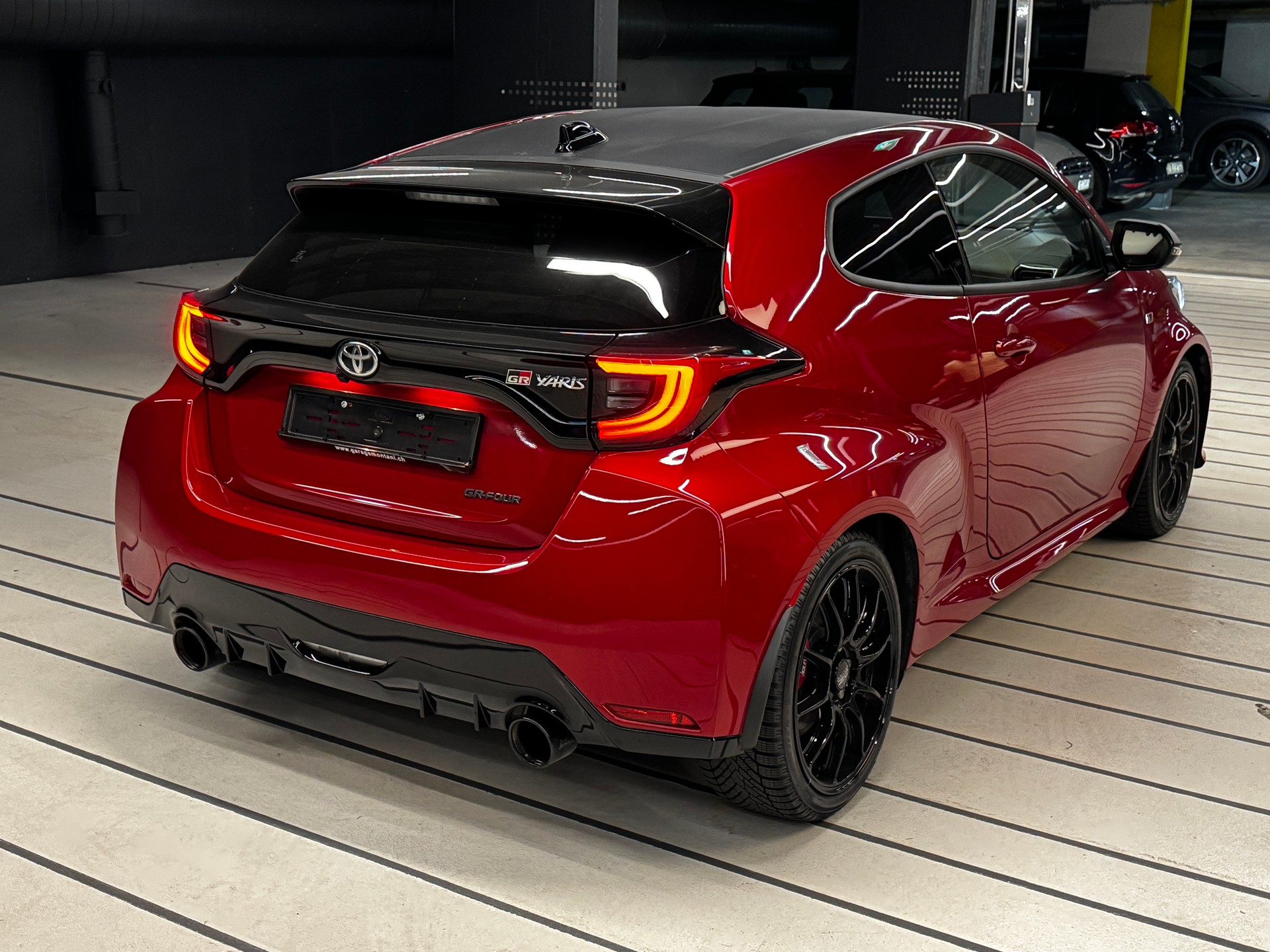 TOYOTA Yaris 1.6 GR Sport-showroom-element-1