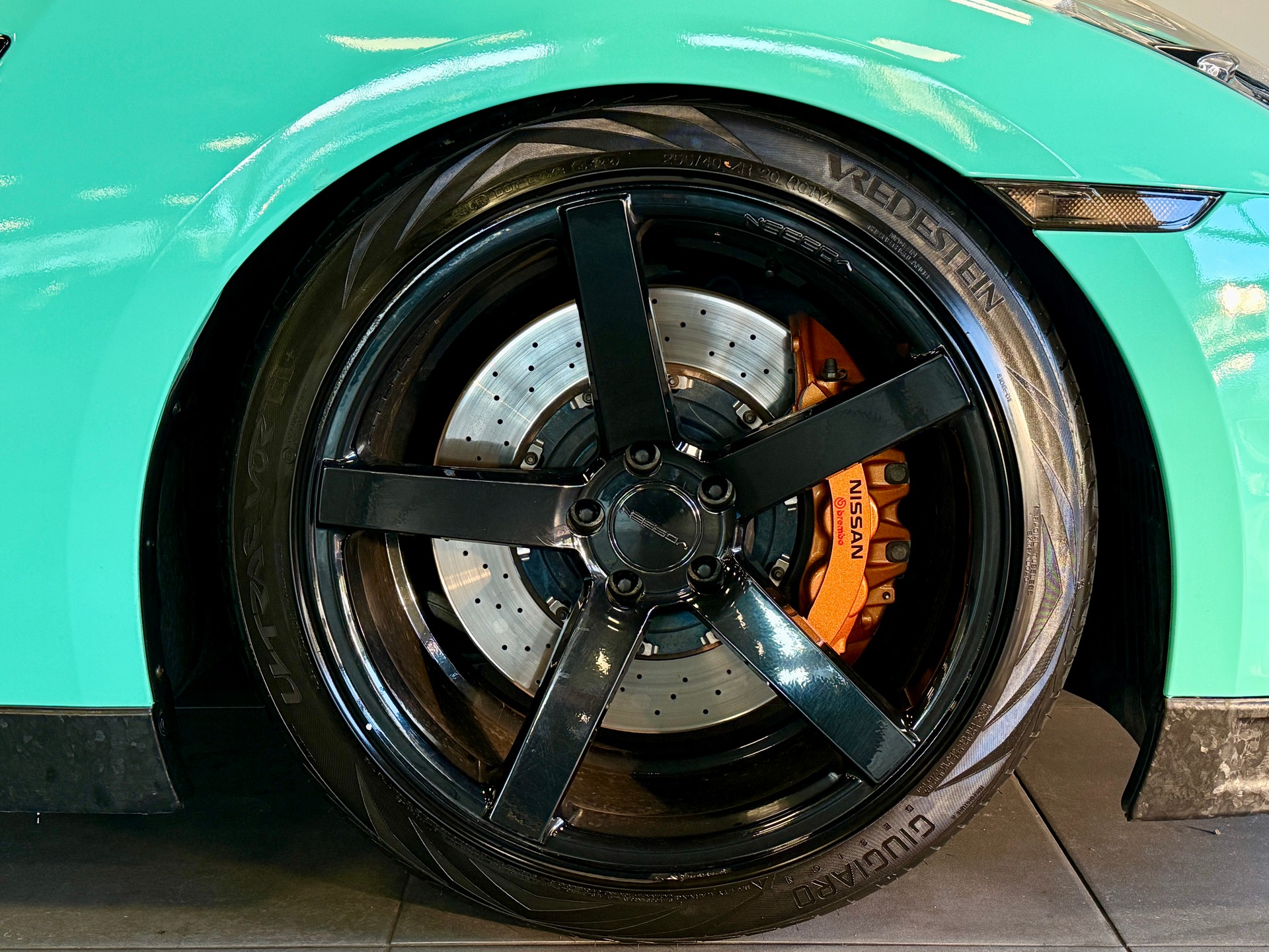 NISSAN GT-R 3.8 V6 Biturbo Premium Edition + BOSE-showroom-element-3