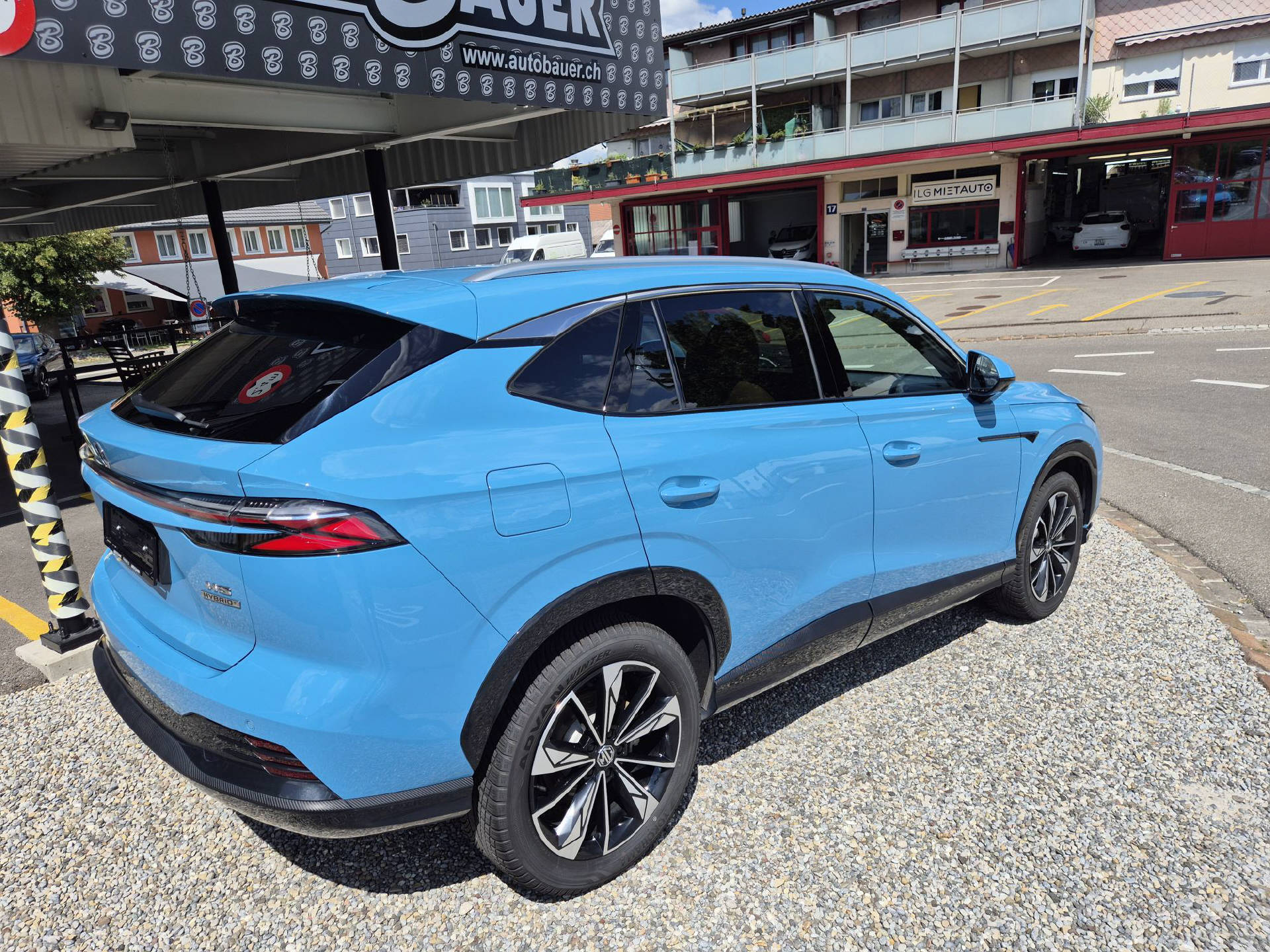 MG HS 1.5 Hybrid Luxury-image-2