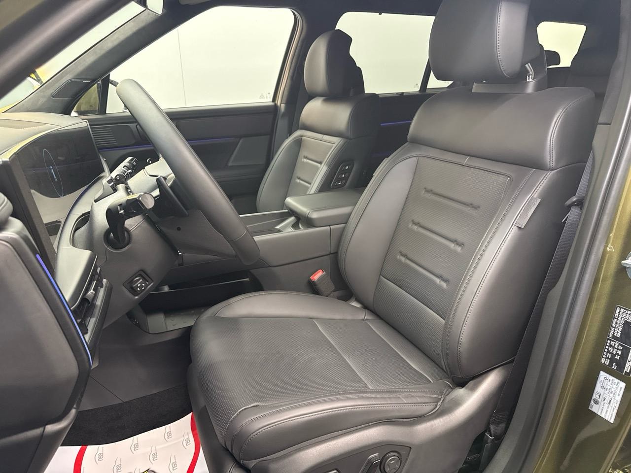 HYUNDAI Santa Fe 1.6 T-GDi PHEV Calligraphy 4WD Automatic-showroom-element-3