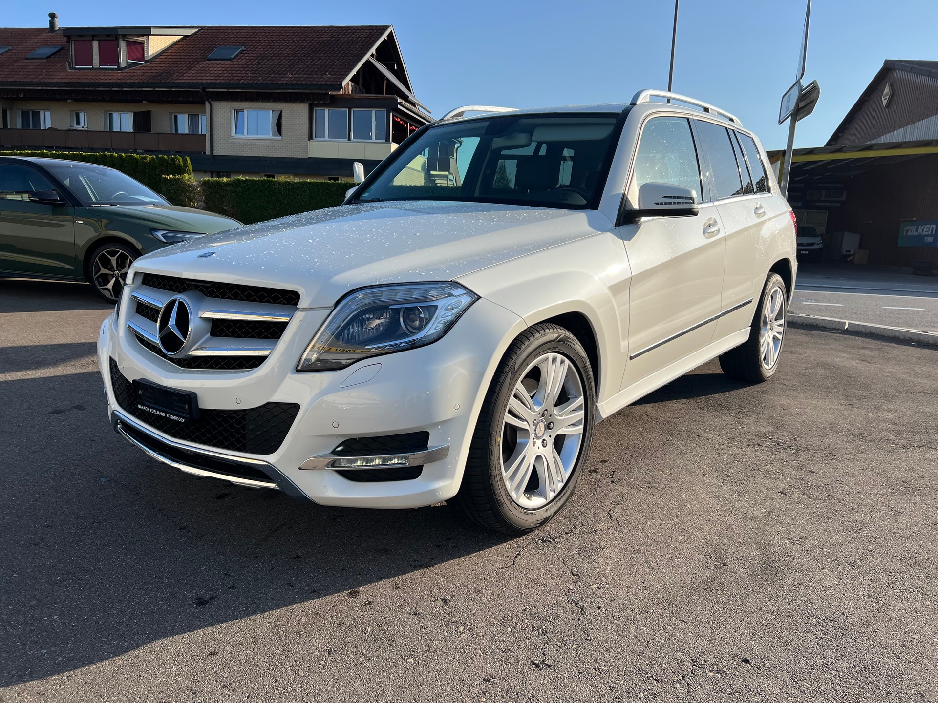MERCEDES-BENZ GLK 220 BlueTEC Swiss Star Ed. 4Matic 7G-Tronic-showroom-element-1