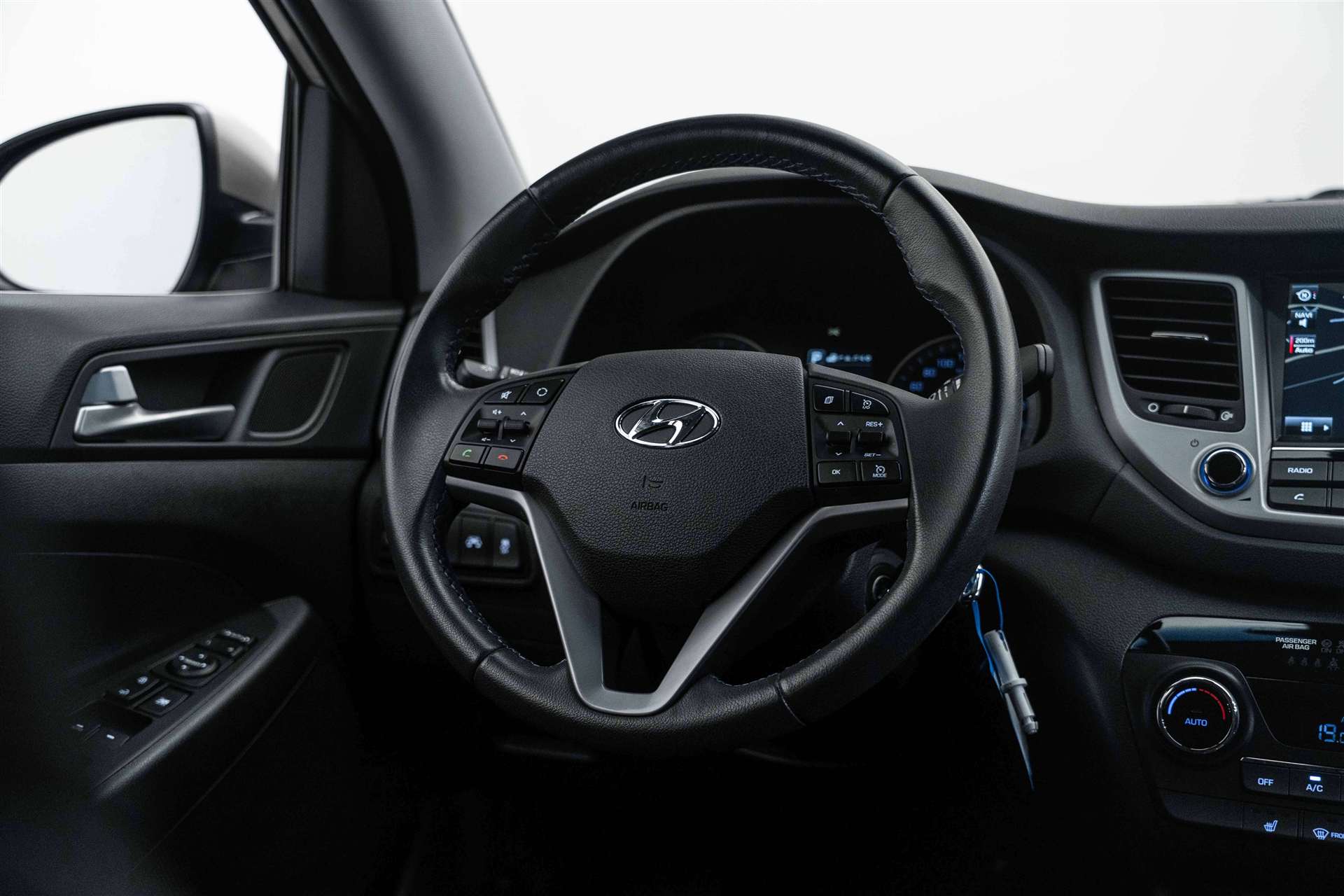 HYUNDAI HYUNDAI Tucson 1.7 CRDI Plena 2WD DCT-image-9