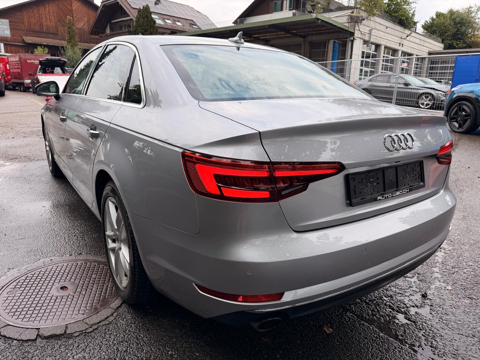 AUDI A4 Limousine 2.0 TFSI Design-image-3