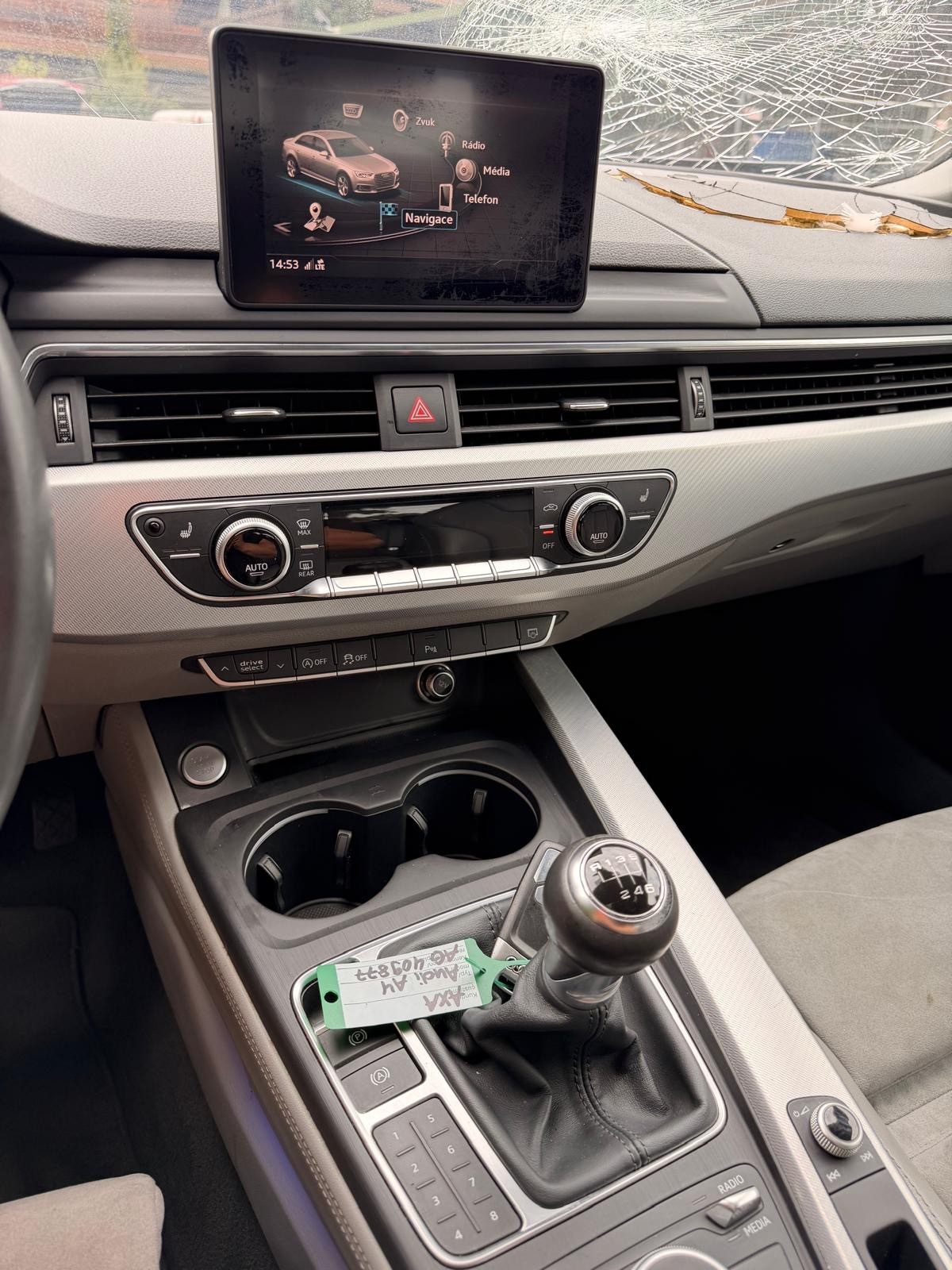 AUDI A4 Limousine 2.0 TFSI Design-image-14