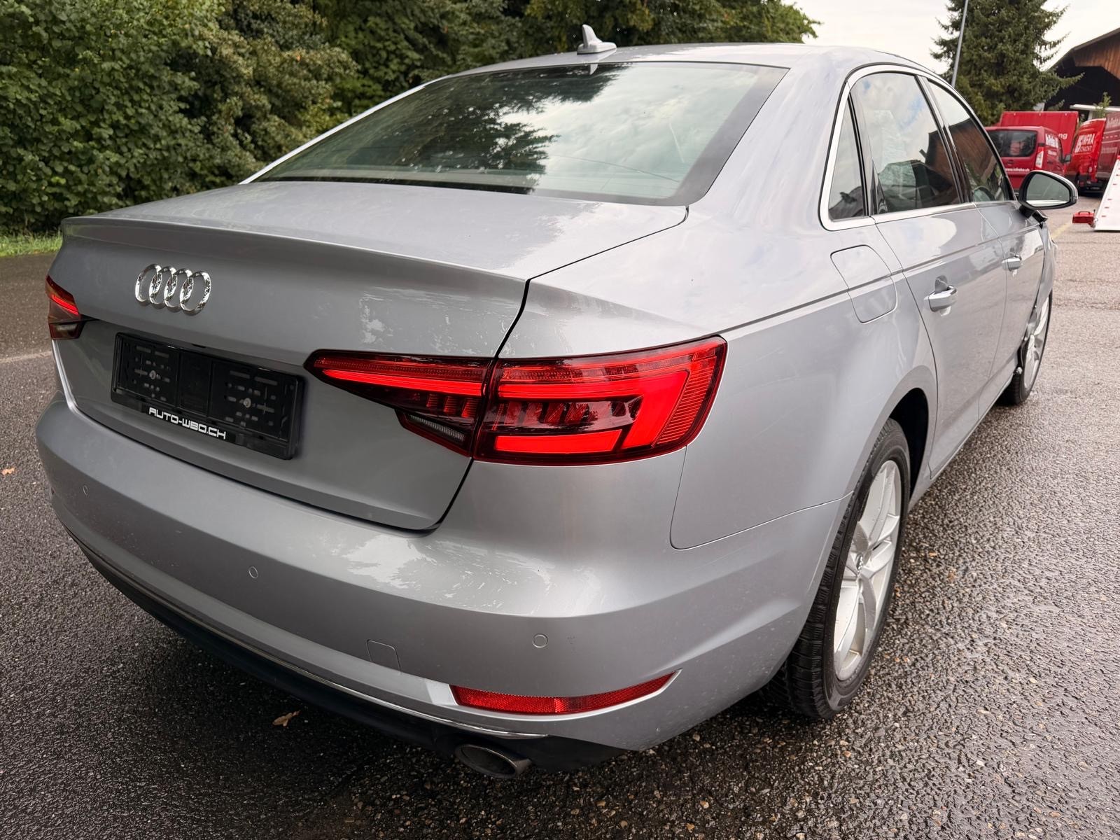 AUDI A4 Limousine 2.0 TFSI Design-image-4