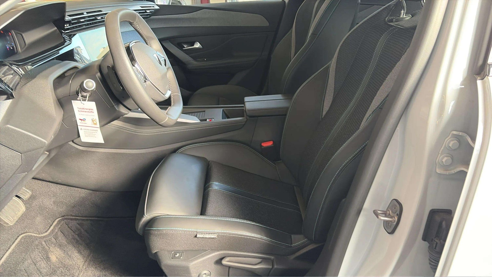 PEUGEOT 308 SW 1.5 BlueHDI Allure EAT8-image-10