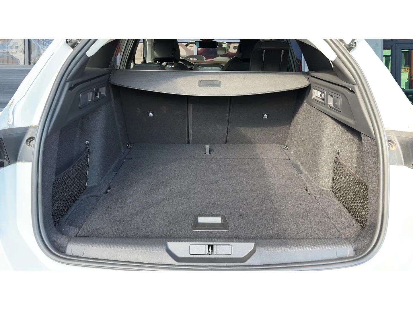 PEUGEOT 308 SW 1.5 BlueHDI Allure EAT8-image-14