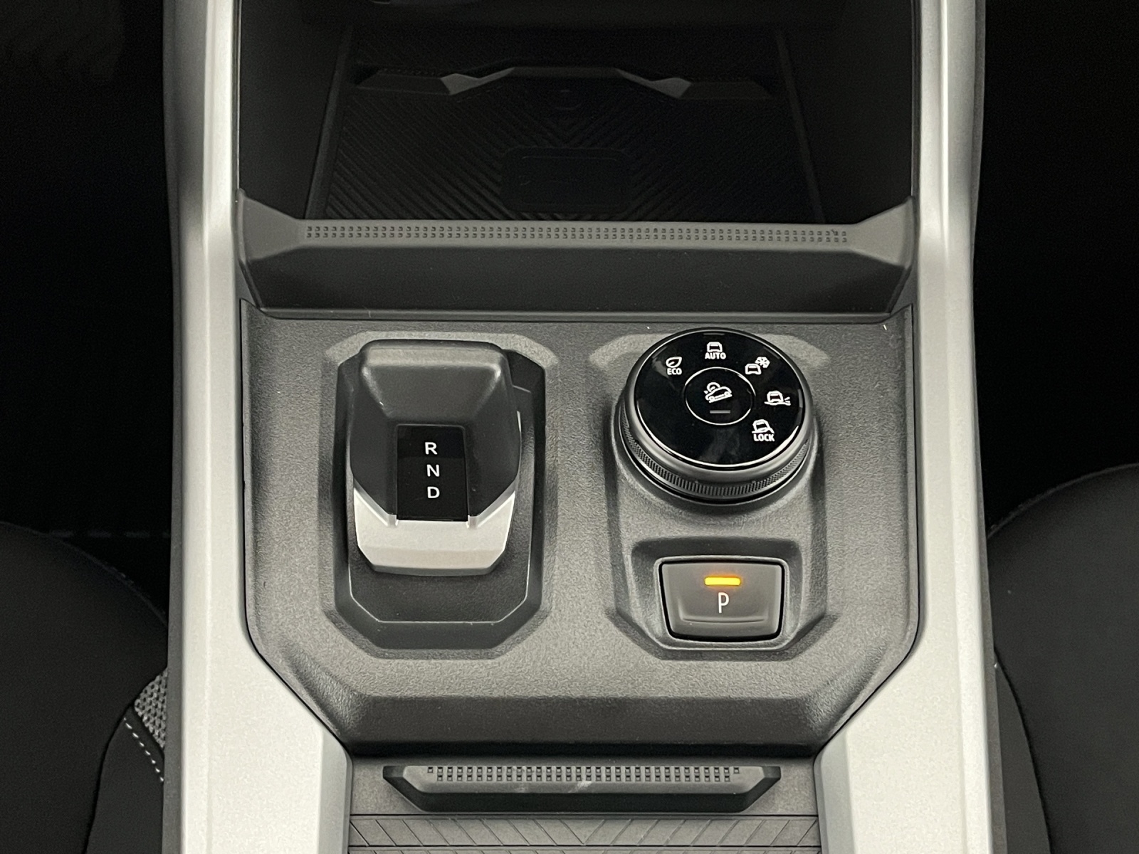 DACIA Bigster 1.2 Hybrid Journey 4WD-image-13