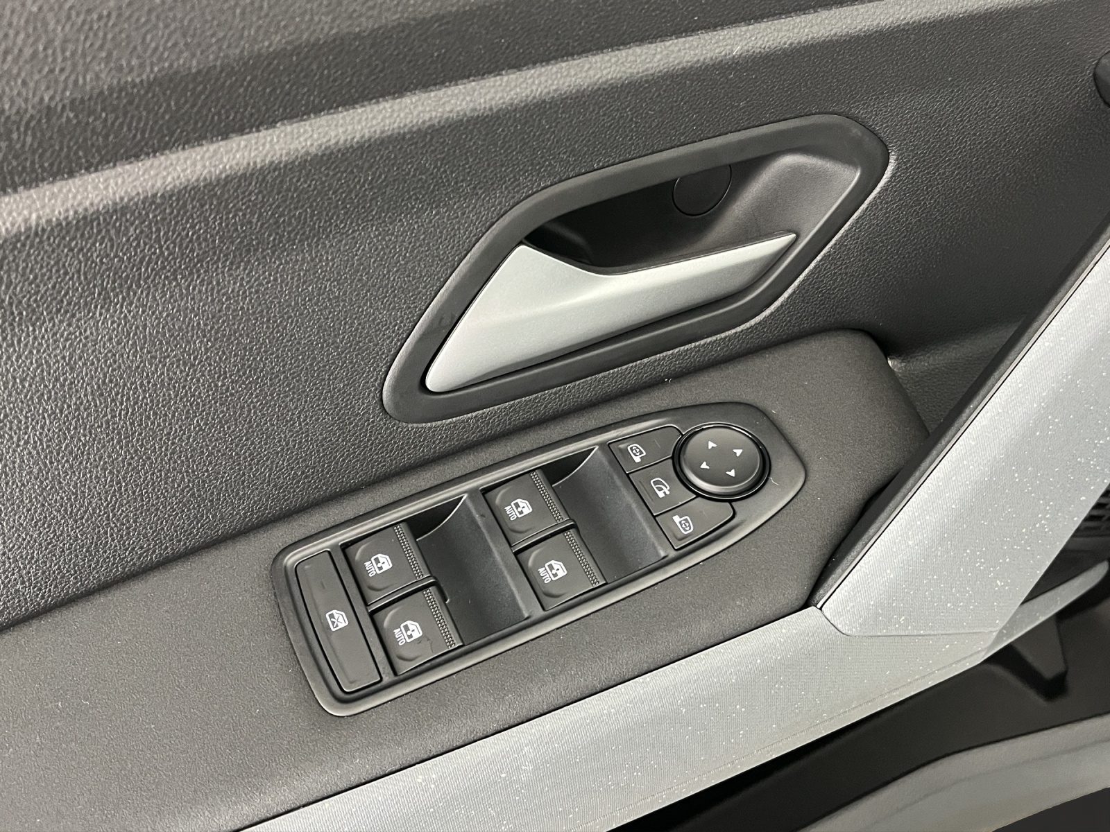 DACIA Bigster 1.2 Hybrid Journey 4WD-image-12