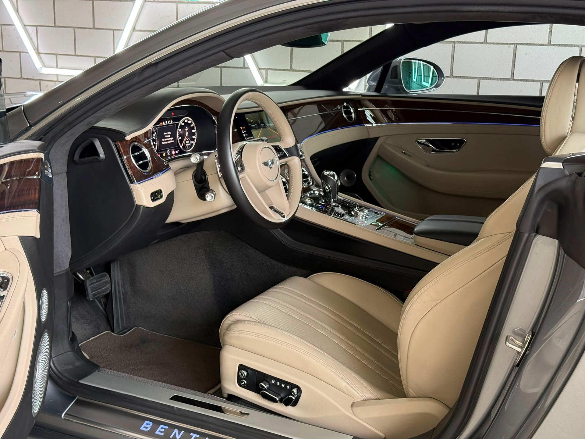 BENTLEY Continental GT 6.0 W12-image-4