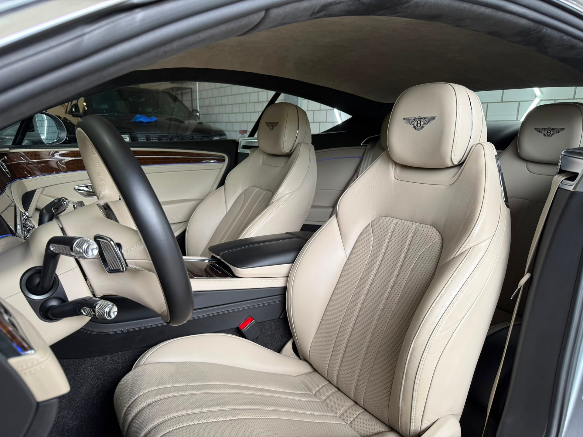BENTLEY Continental GT 6.0 W12-image-10