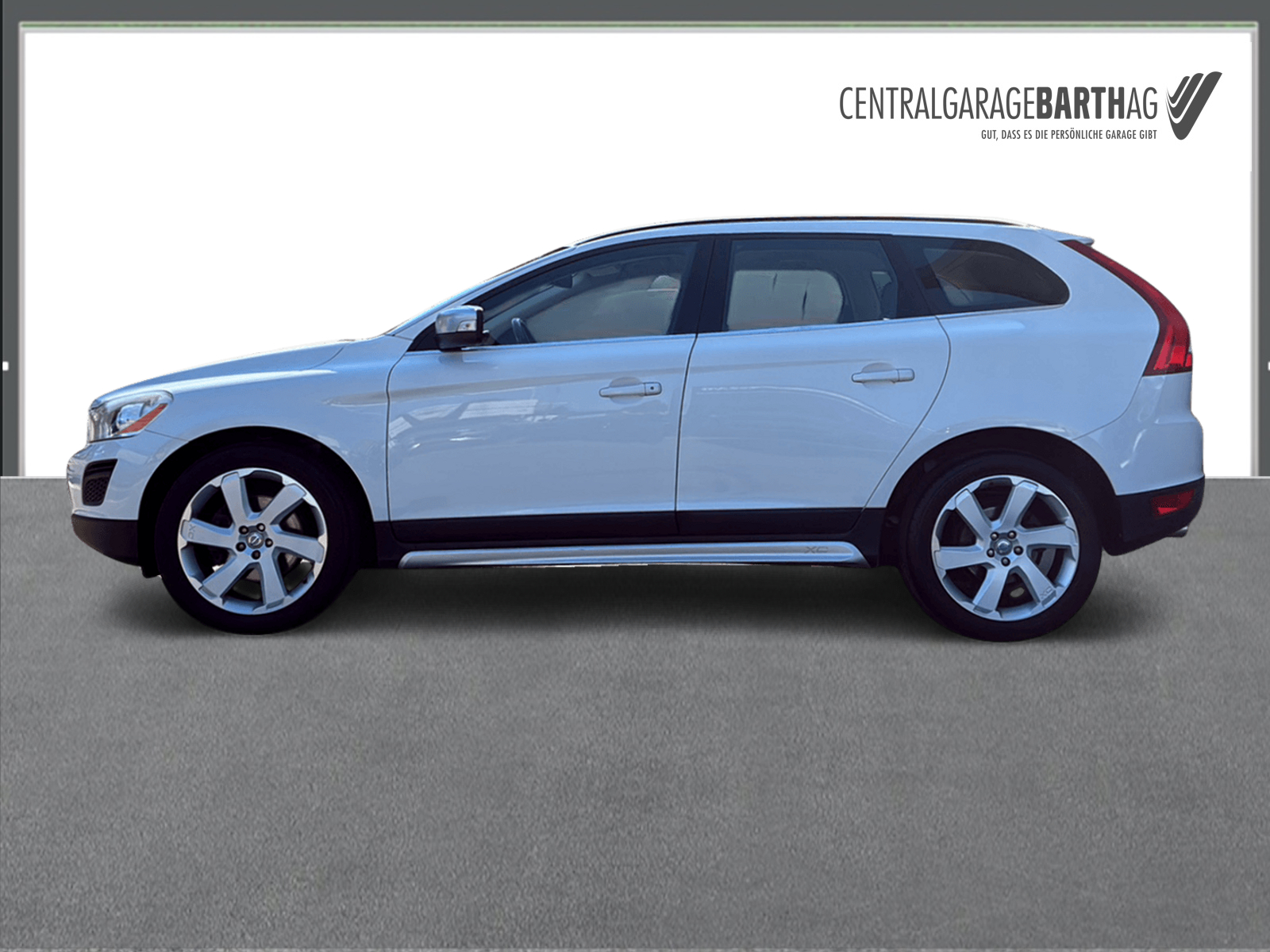 VOLVO XC60 2.4 D4 Momentum AWD-showroom-element-3