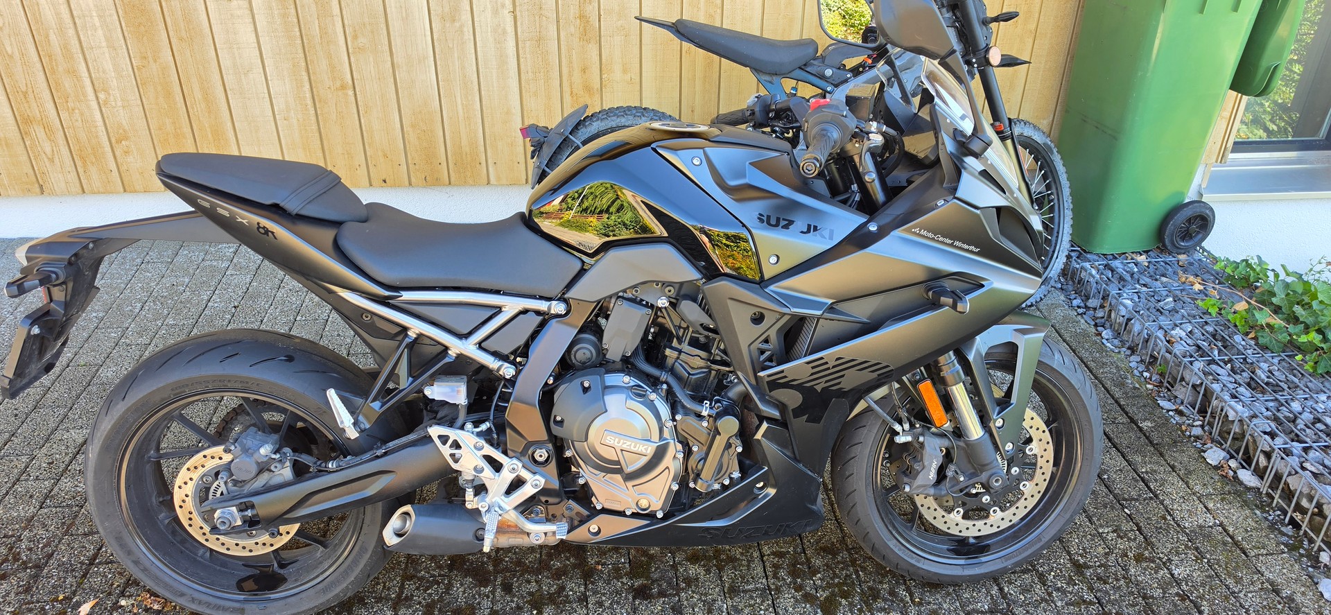 SUZUKI GSX 8 R (35kW)-image-2