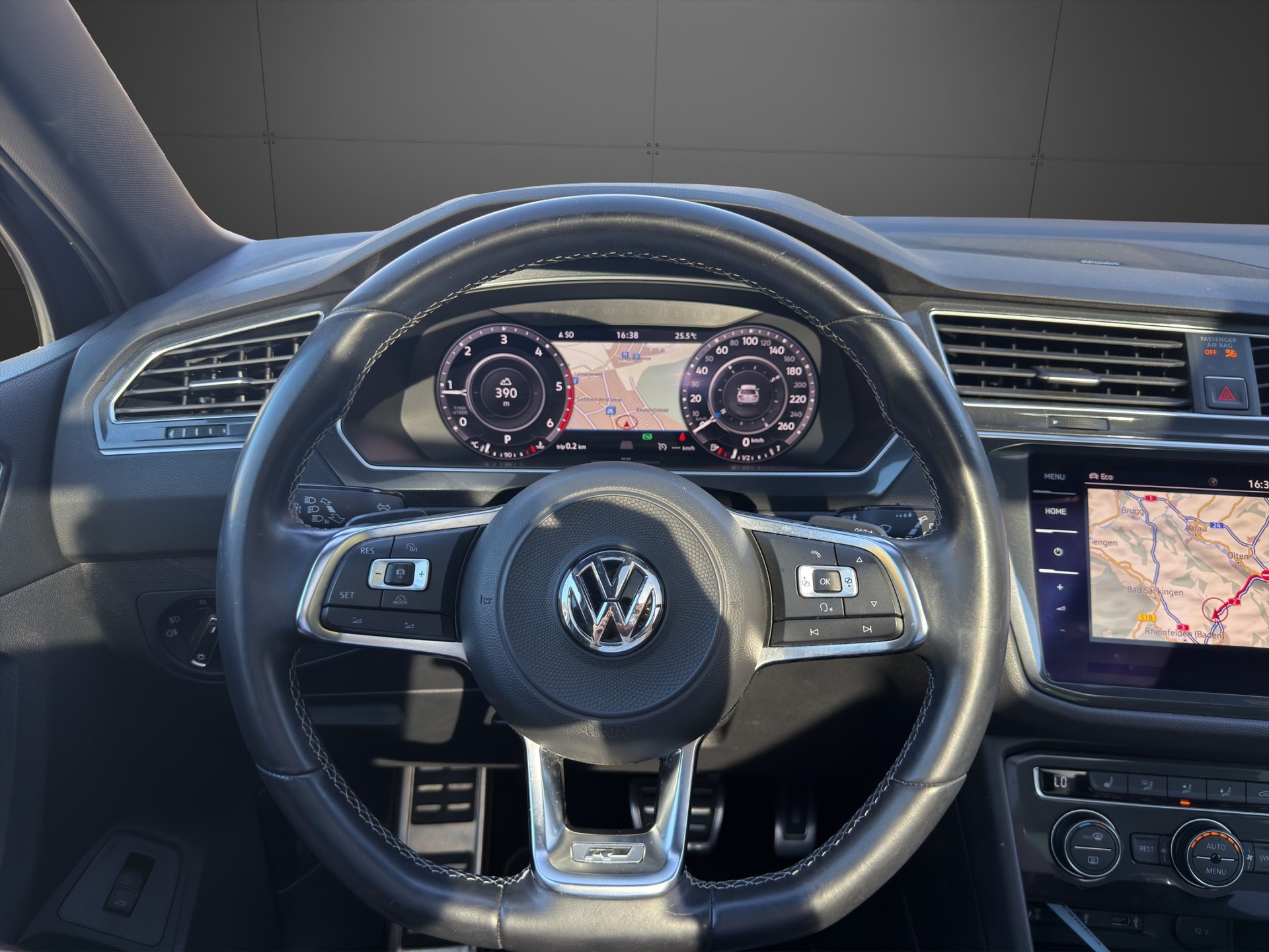 VW Tiguan 2.0 TDI SCR R-Line Highline 4Motion DSG-image-22