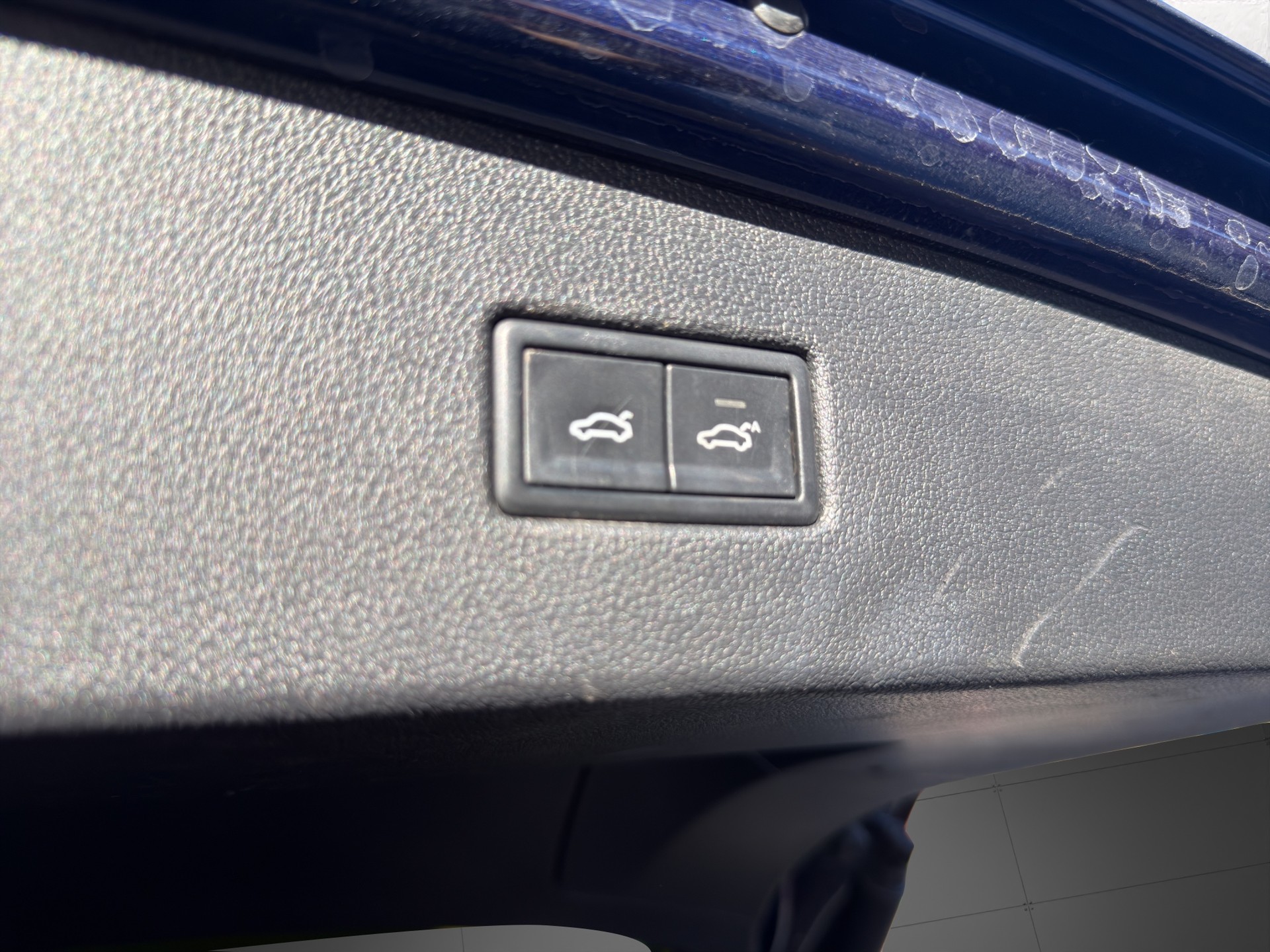 VW Tiguan 2.0 TDI SCR R-Line Highline 4Motion DSG-image-7