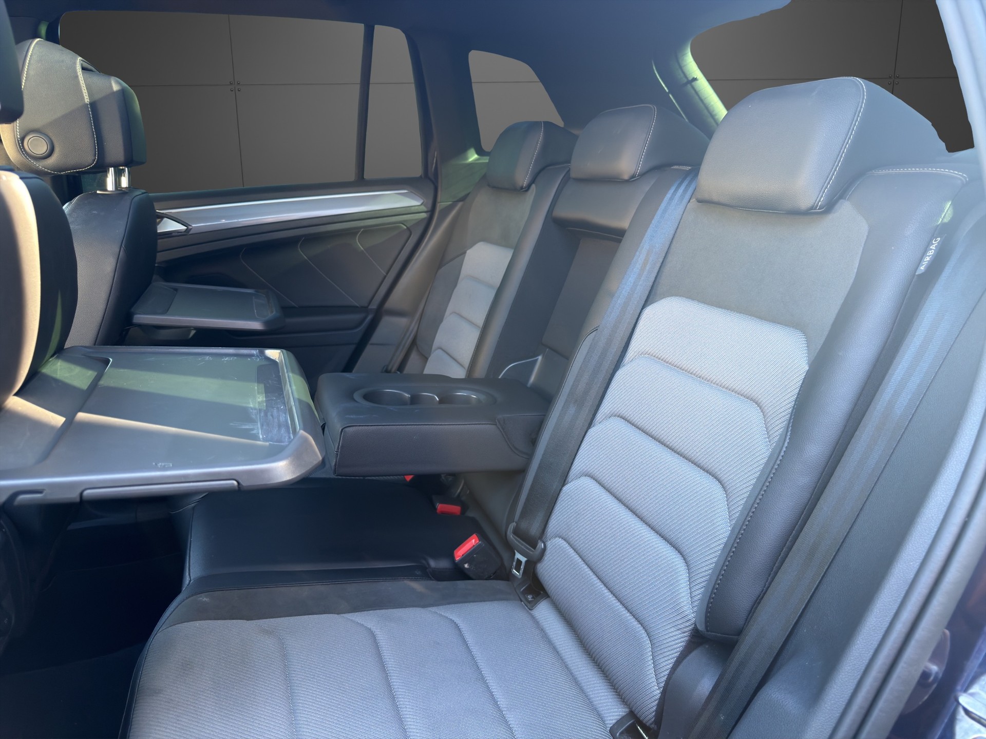 VW Tiguan 2.0 TDI SCR R-Line Highline 4Motion DSG-image-27
