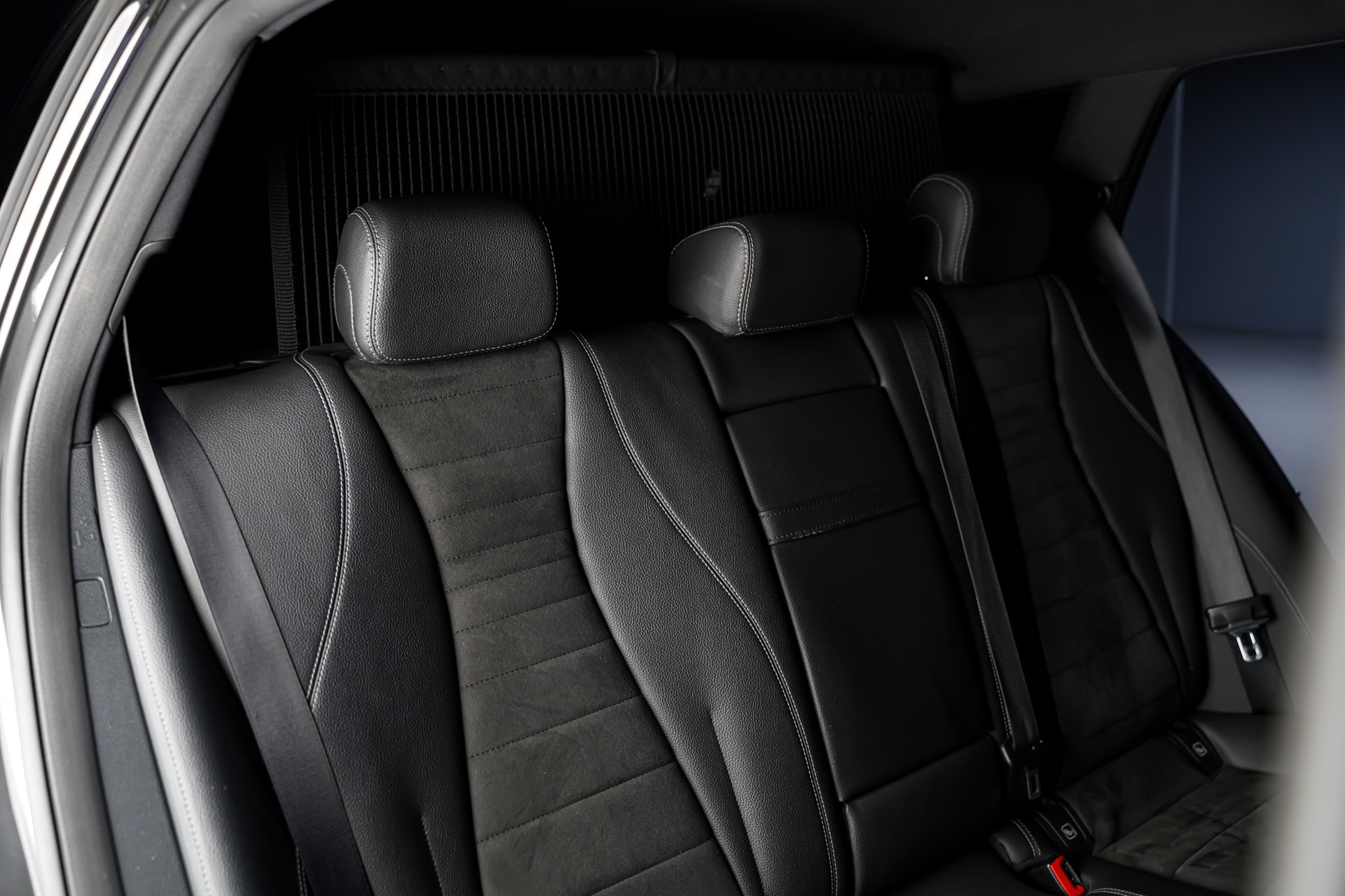 MERCEDES-BENZ E 220 d T 4Matic AMG Line 9G-Tronic-image-14