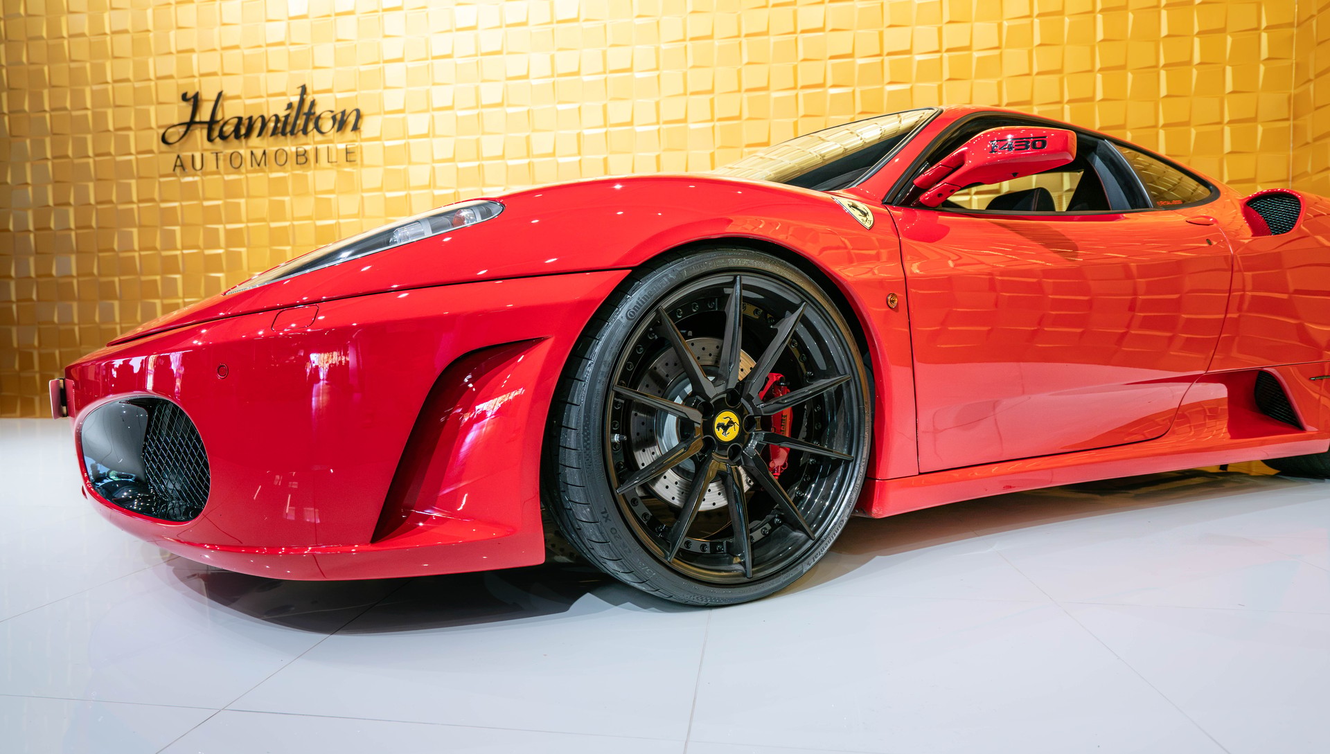 FERRARI F430-showroom-element-2