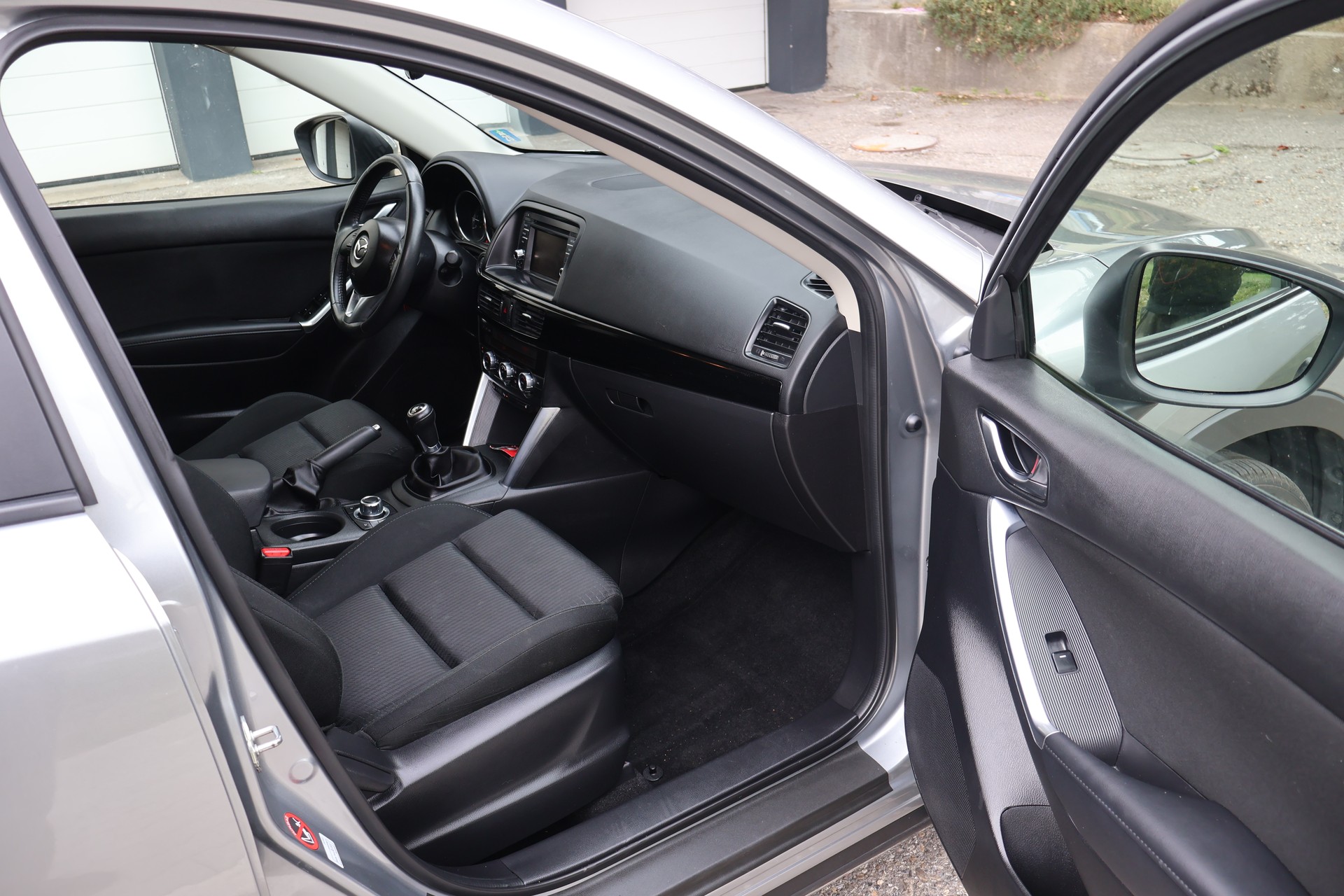 MAZDA CX-5 2.2 D Ambition FWD-image-5