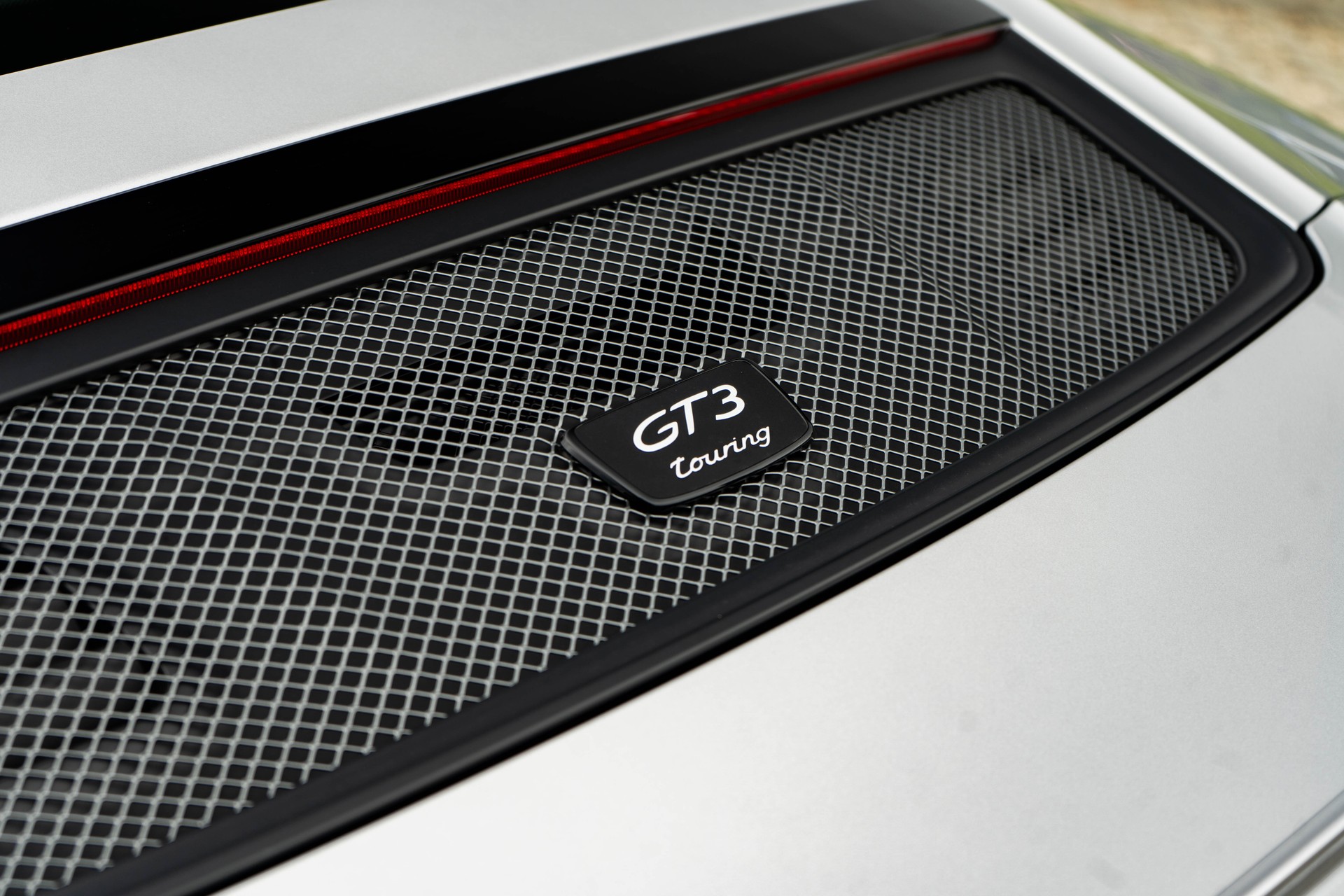 PORSCHE 911 GT3 Touring-image-8