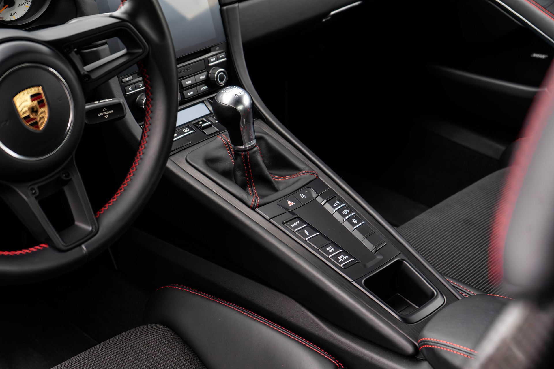 PORSCHE 911 GT3 Touring-image-12