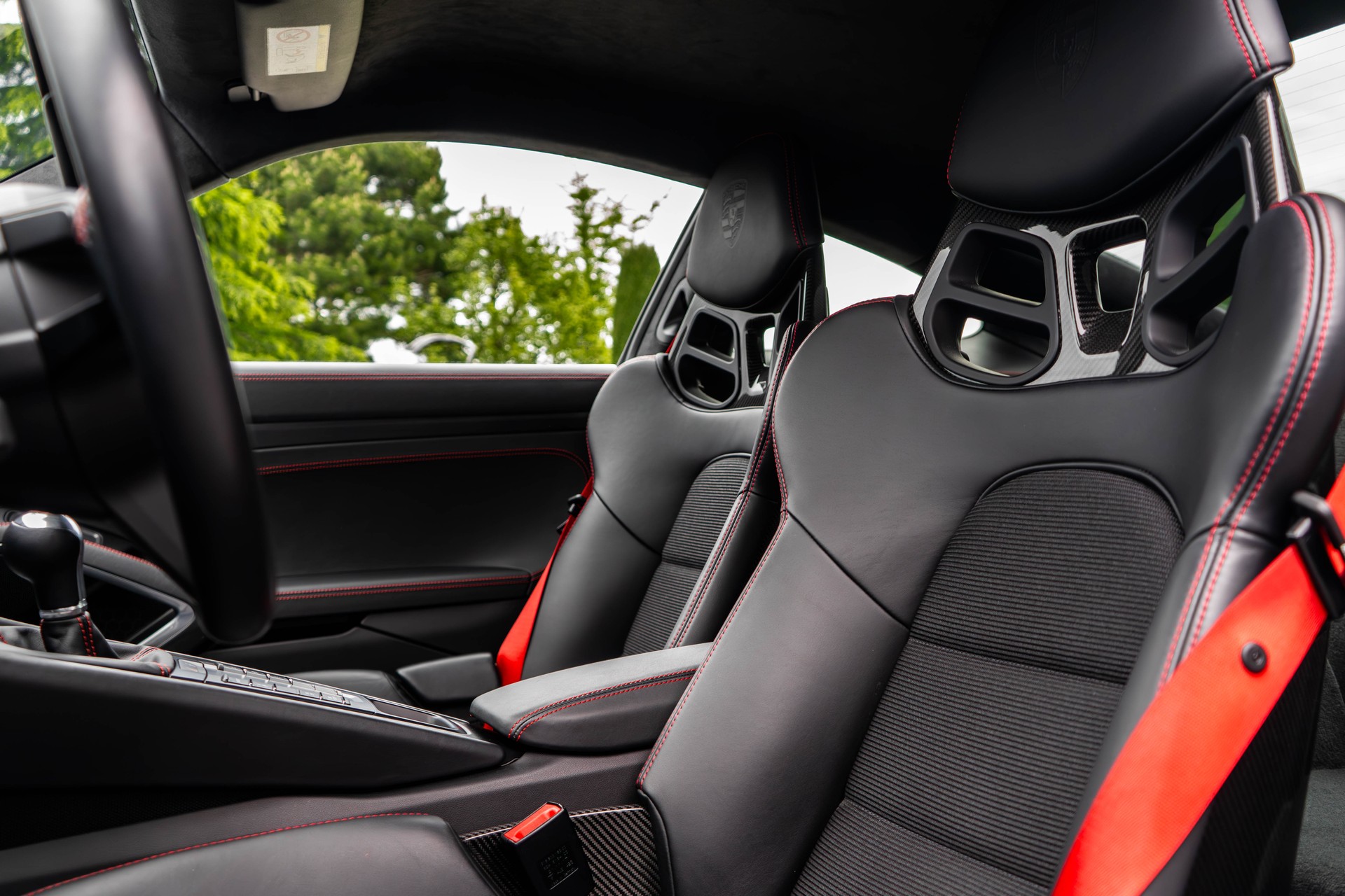 PORSCHE 911 GT3 Touring-image-15