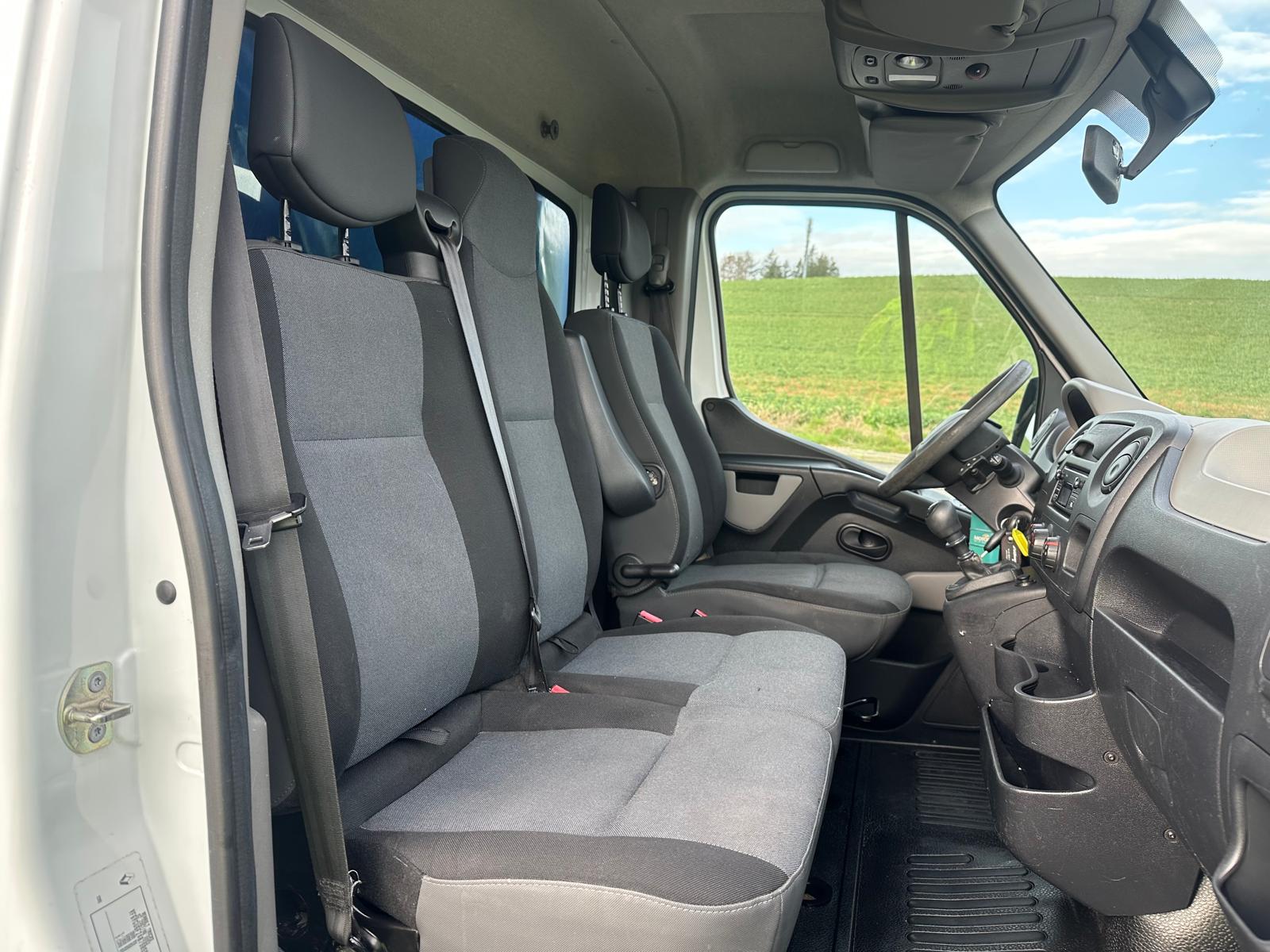 RENAULT Master P35 2.3dCi L4H1-showroom-element-2