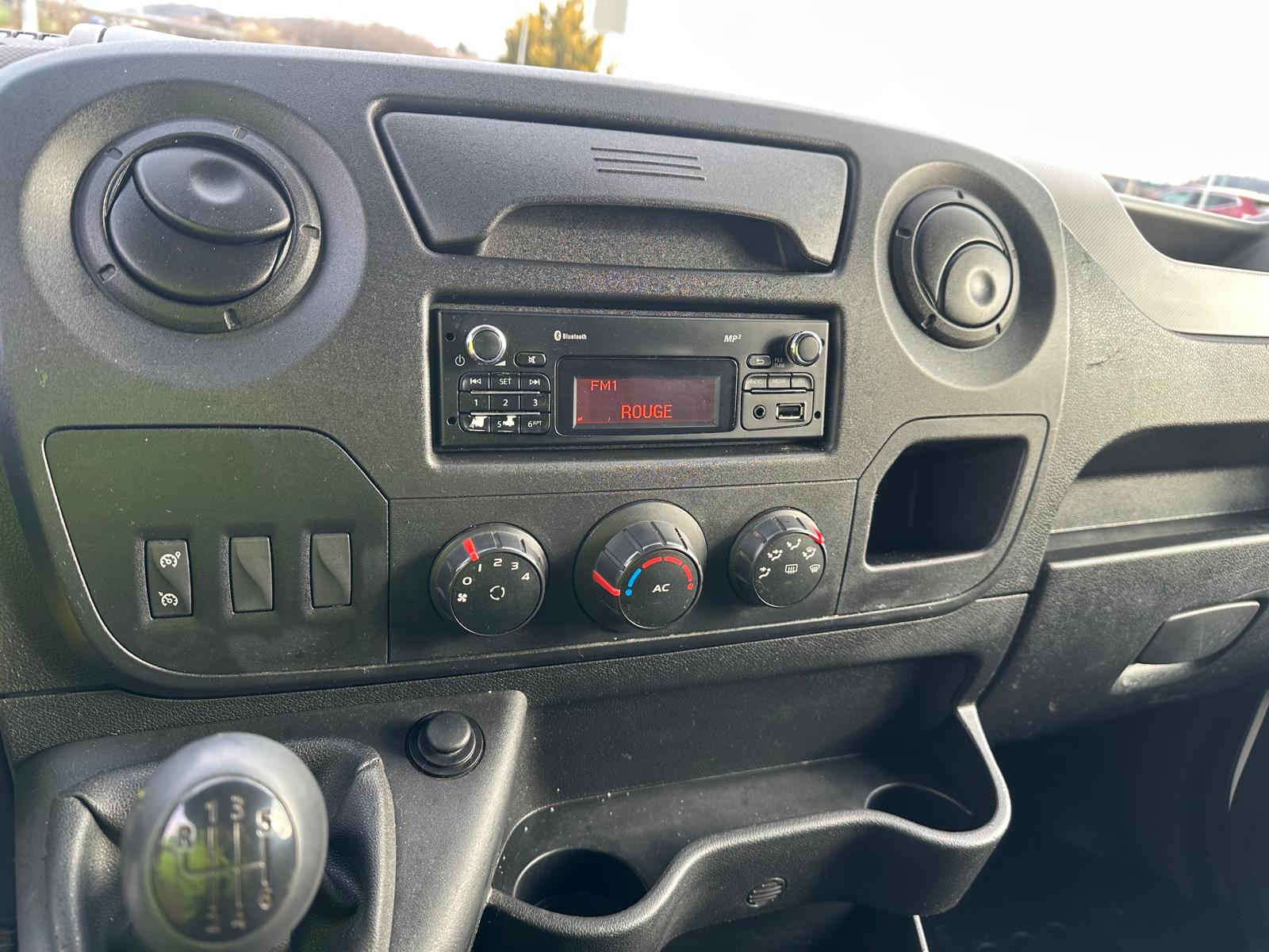 RENAULT Master P35 2.3dCi L4H1-image-27