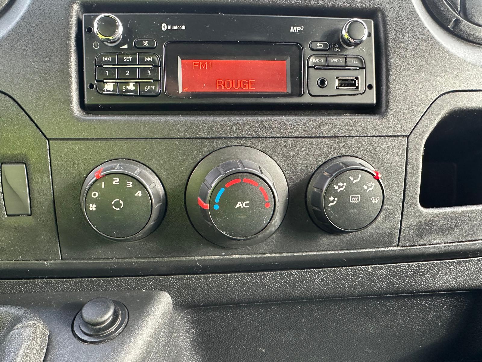RENAULT Master P35 2.3dCi L4H1-image-28