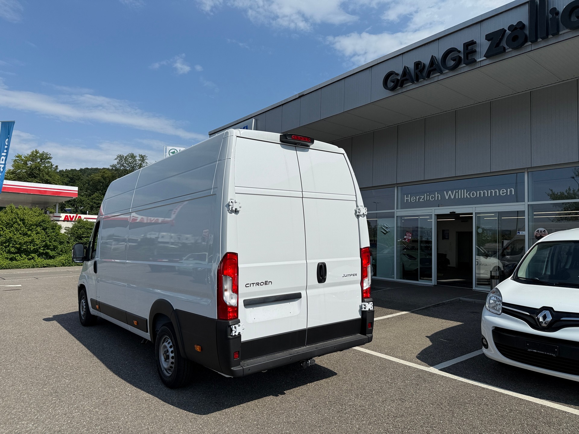 CITROEN Jumper 35+ 2.2 BlueHDi 180PS L4H3 270° DAB Lederlenkrad alle Assistenten Top Aust. Alle Grössen verfügbar-showroom-element-3