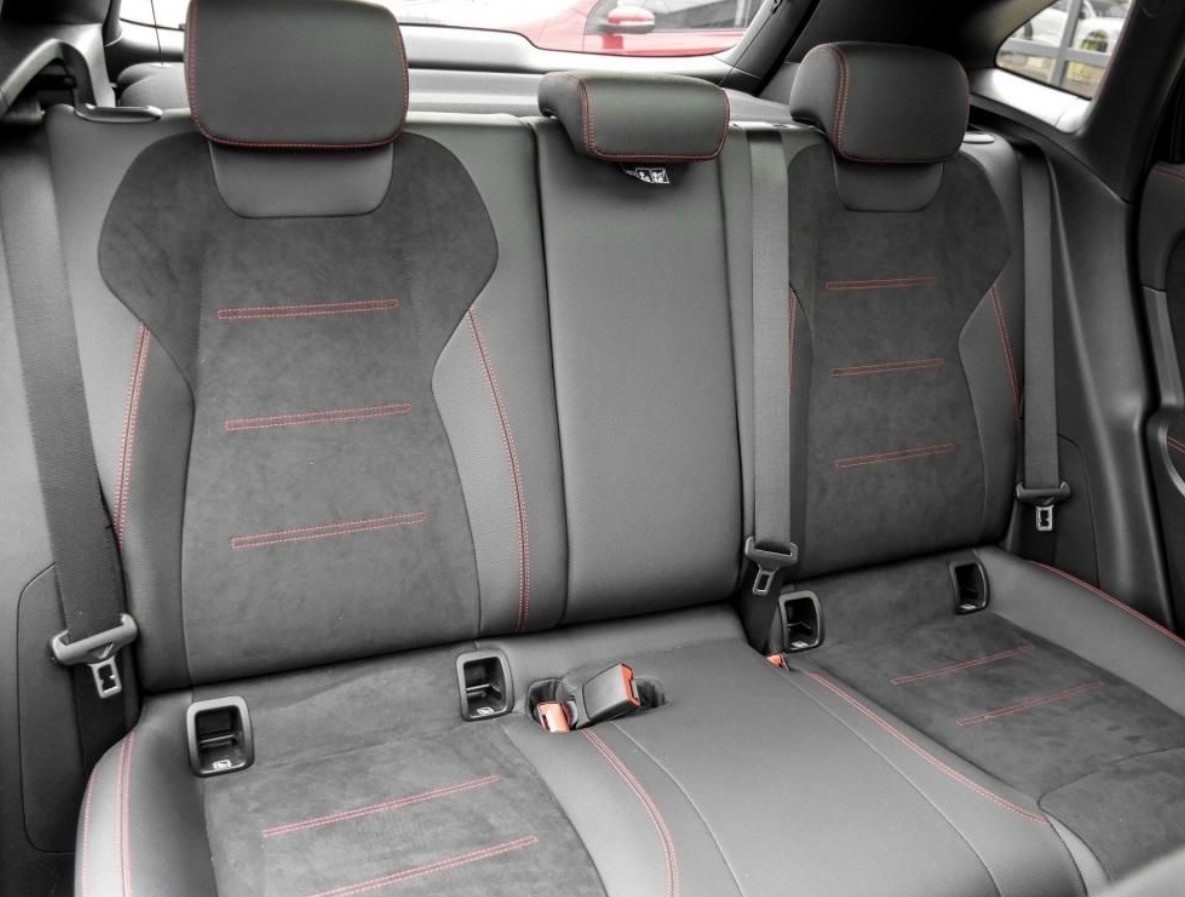 MERCEDES-BENZ GLA 250 4Matic AMG Line 8G-DCT-image-8