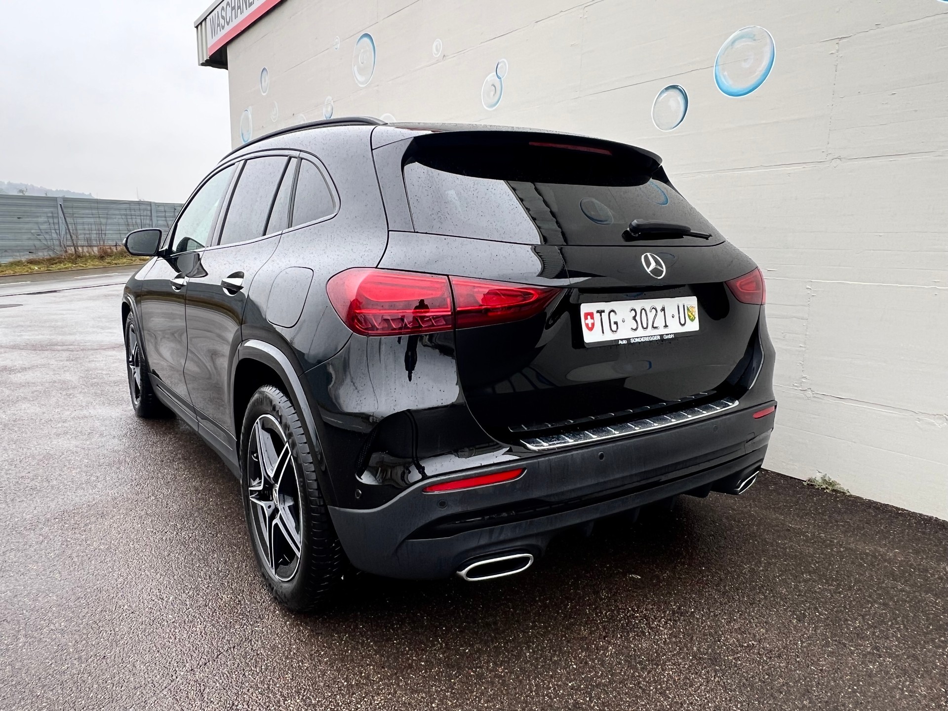 MERCEDES-BENZ GLA 250 4Matic AMG Line 8G-DCT-showroom-element-2