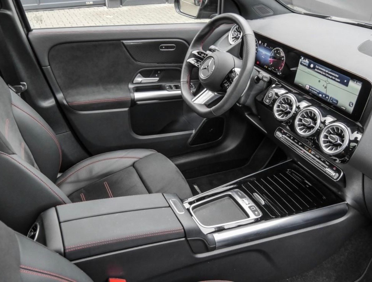 MERCEDES-BENZ GLA 250 4Matic AMG Line 8G-DCT-image-7