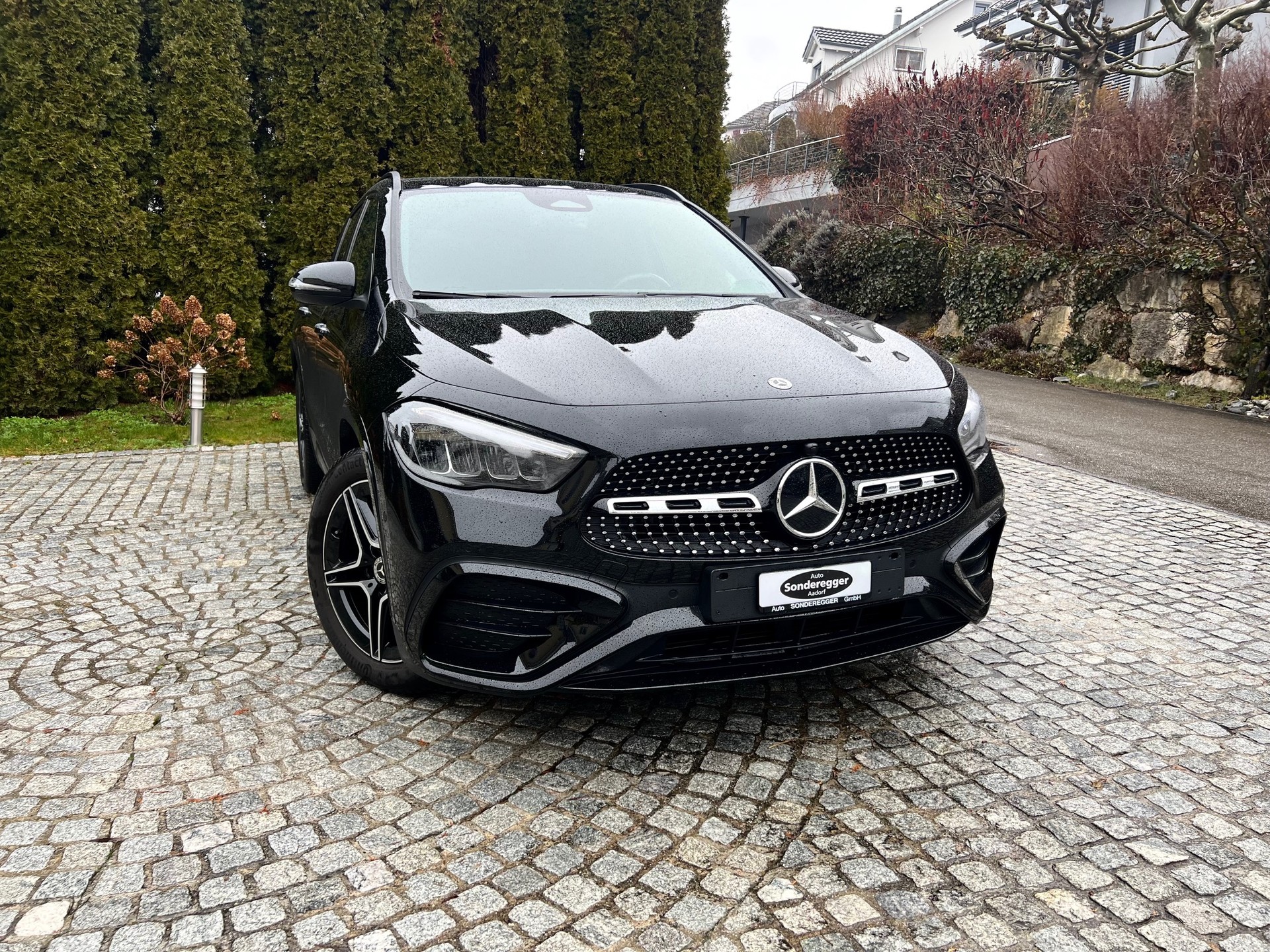 MERCEDES-BENZ GLA 250 4Matic AMG Line 8G-DCT-image-4
