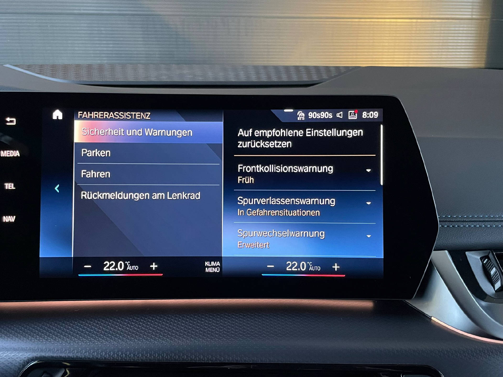 BMW 218d SDKG Active Tourer-image-11