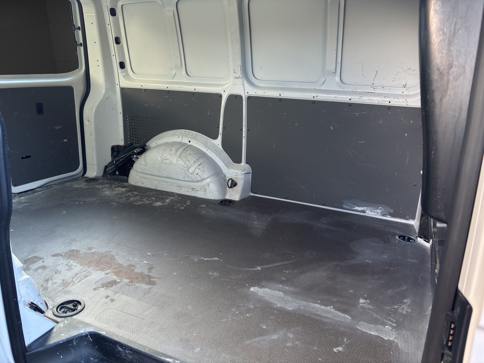 VW T6.1 2.0 TDI DSG-image-8