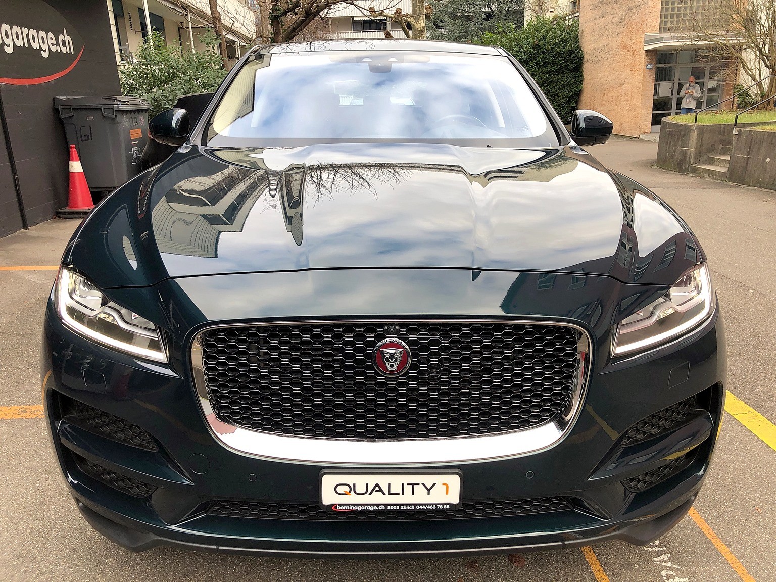 JAGUAR F-Pace 25d Portfolio AWD Automatik-showroom-element-1