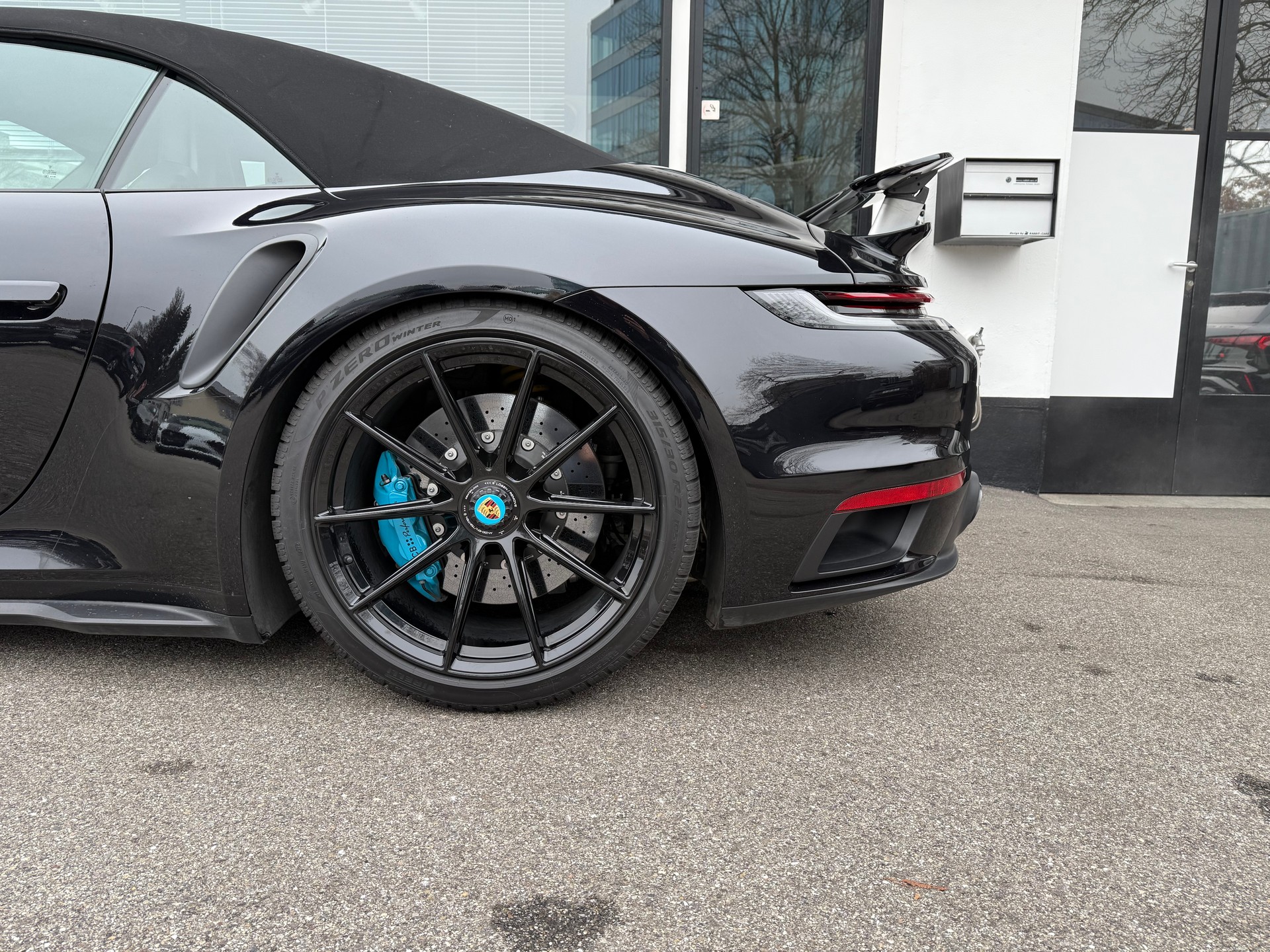 PORSCHE 911 Turbo S Cabriolet PDK-image-4