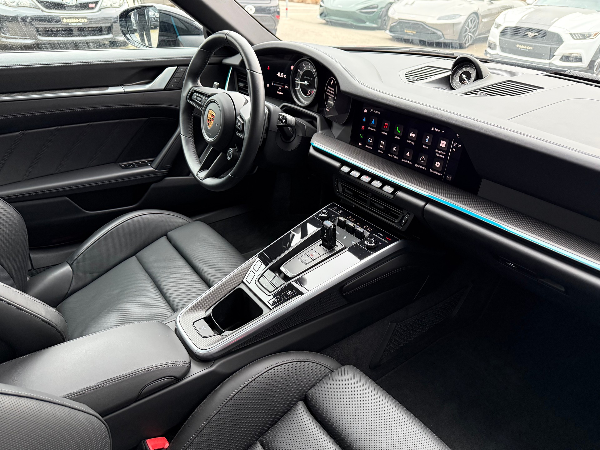 PORSCHE 911 Turbo S Cabriolet PDK-image-8
