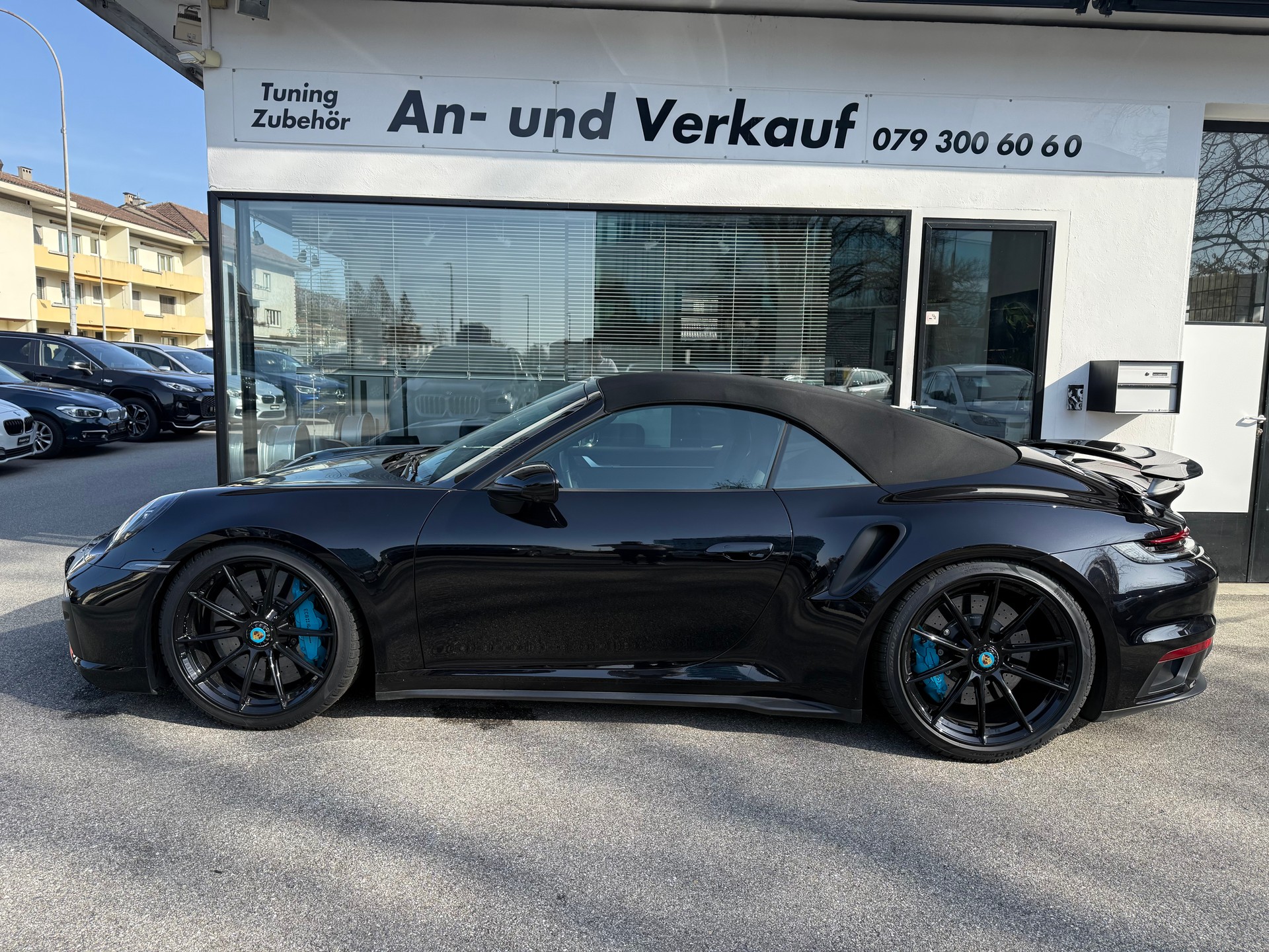 PORSCHE 911 Turbo S Cabriolet PDK-image-2