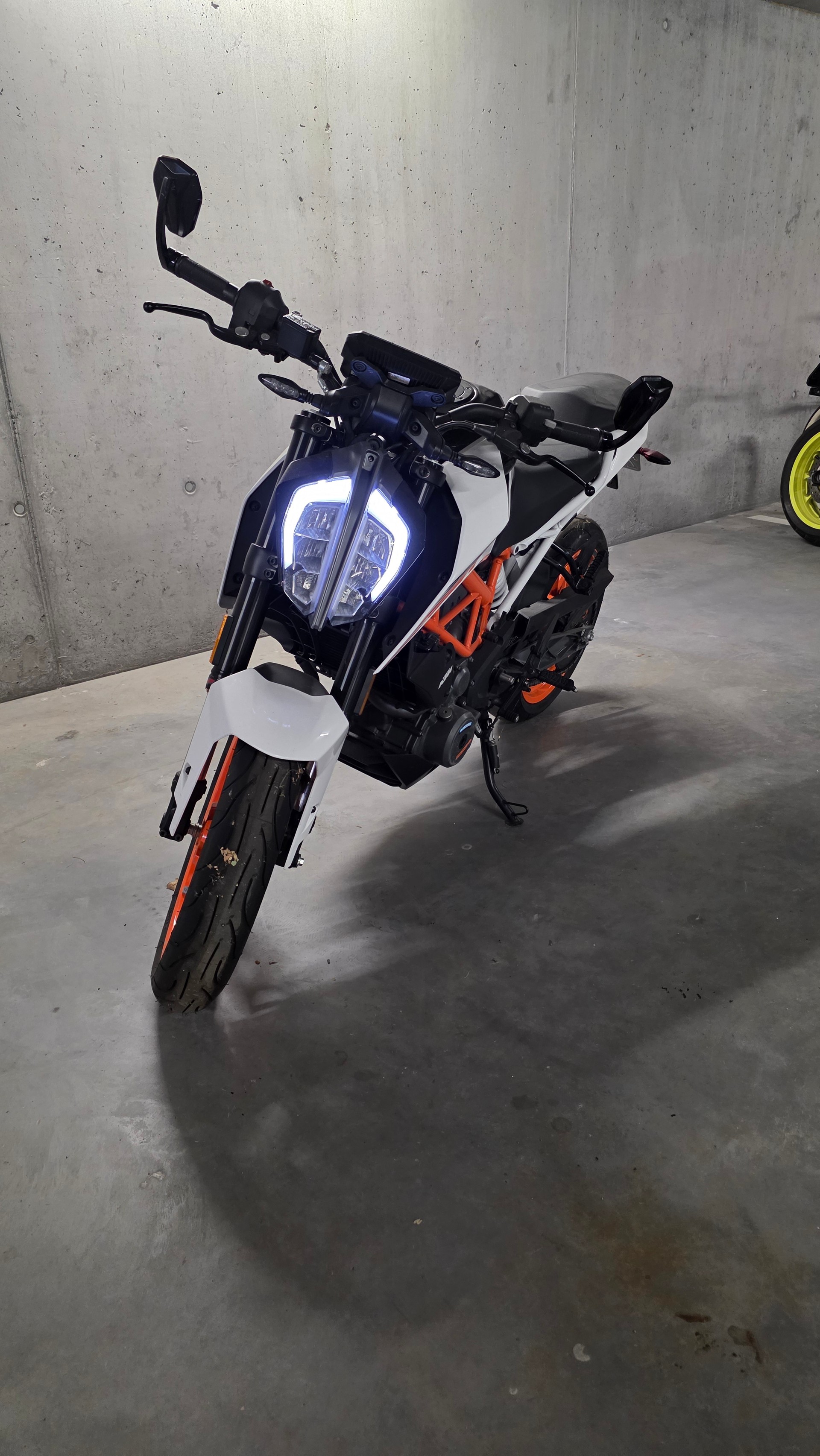 KTM 390 Duke ABS-image-1