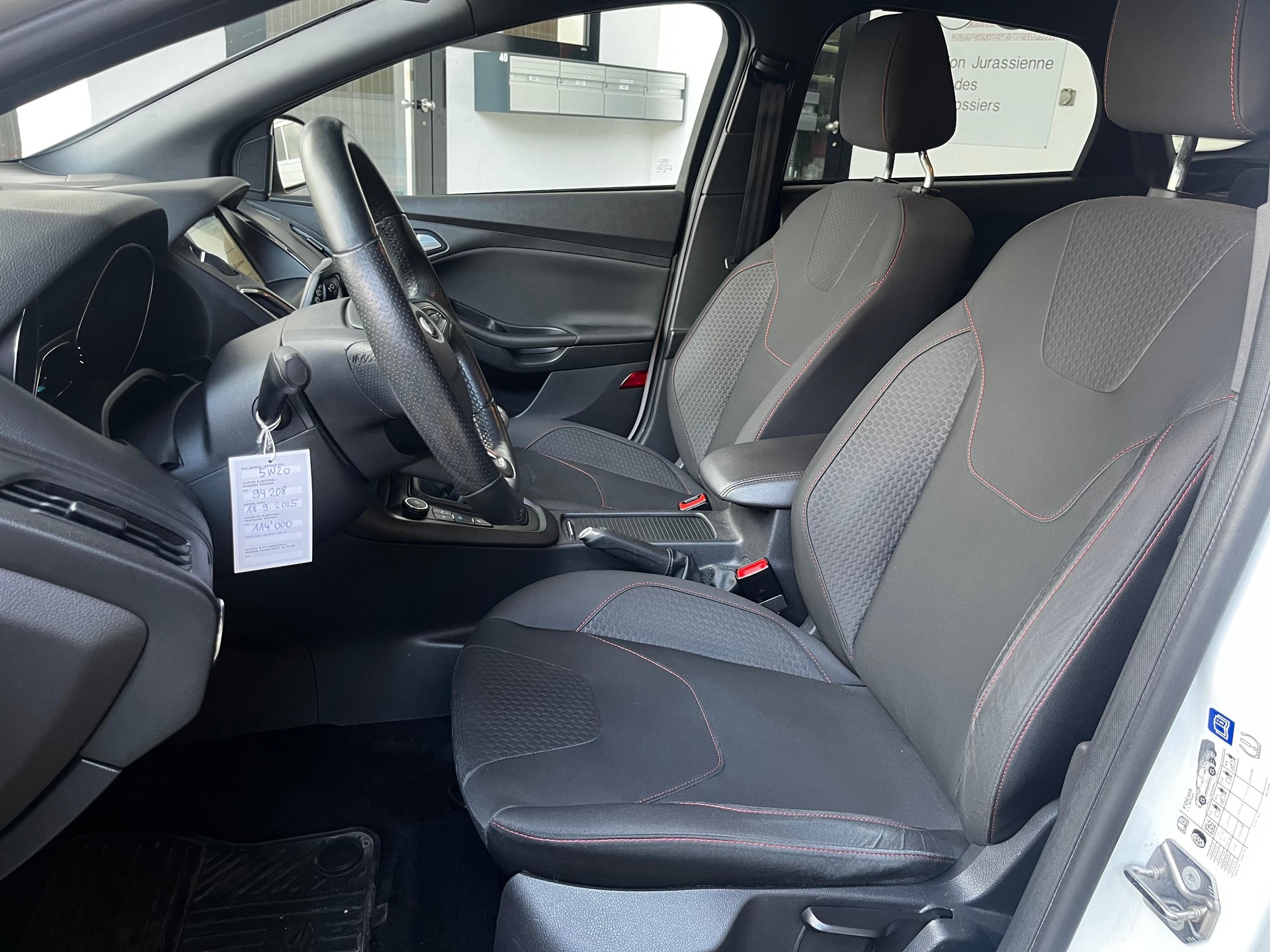 FORD Focus 1.0i EcoB 125 ST-Line-image-4